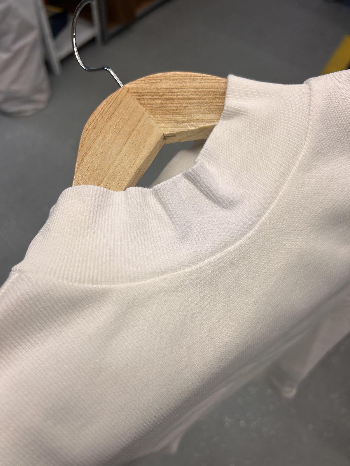 T-shirt côtelé en coton bio | blanc 'rib high neck short sleeved star white'