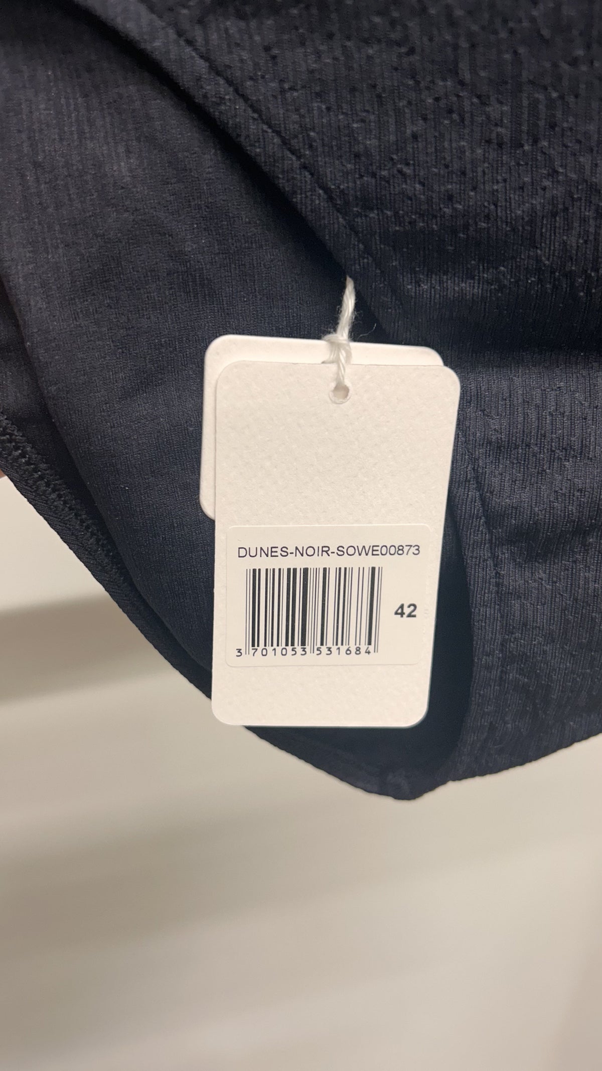 Bas de maillot échancré en matière recyclée | noir 'dunes noir'