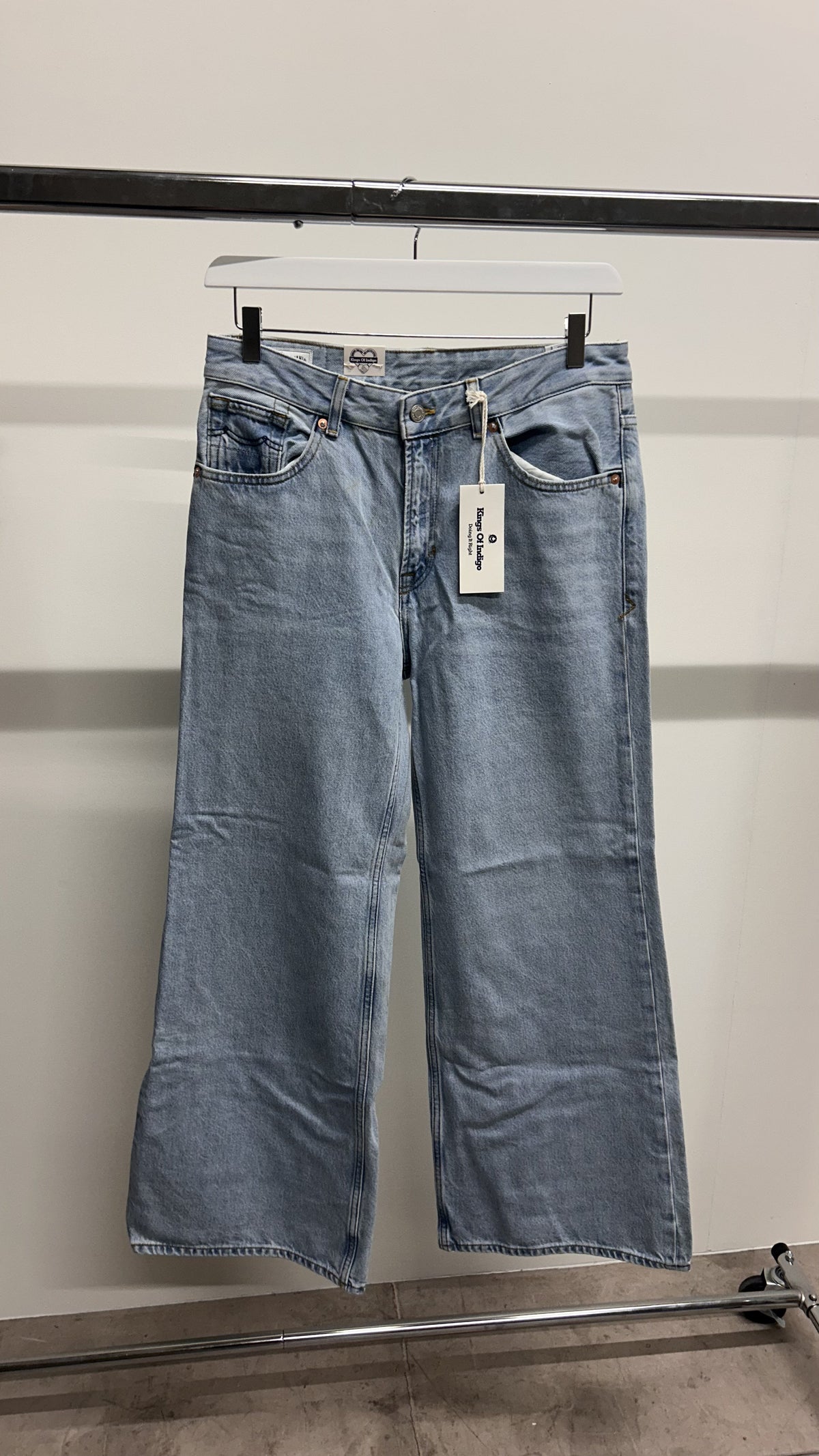 Jean évasé en coton bio | bleu délavé 'jane blue reef super light used'