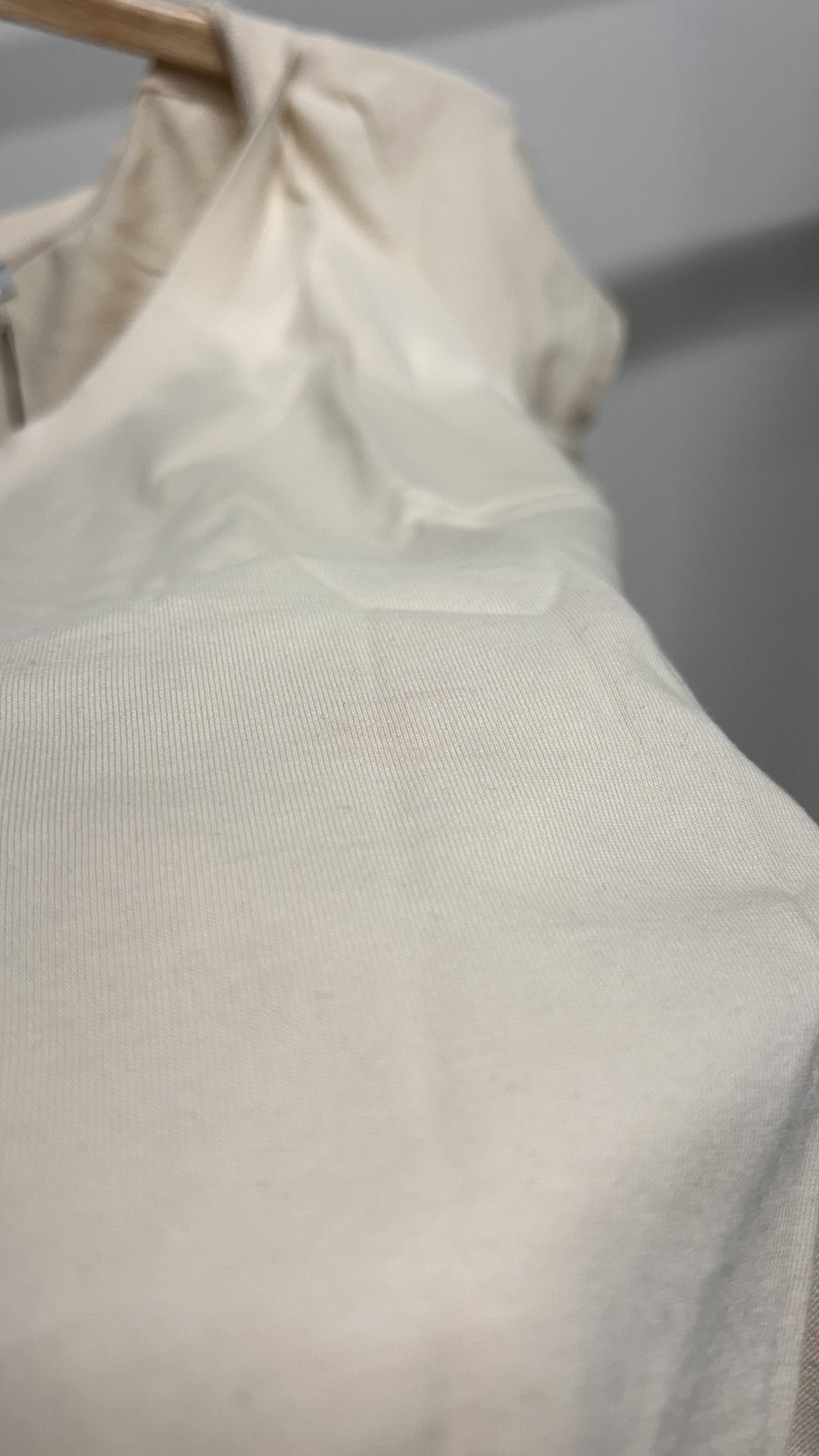 le t-shirt décolleté écru