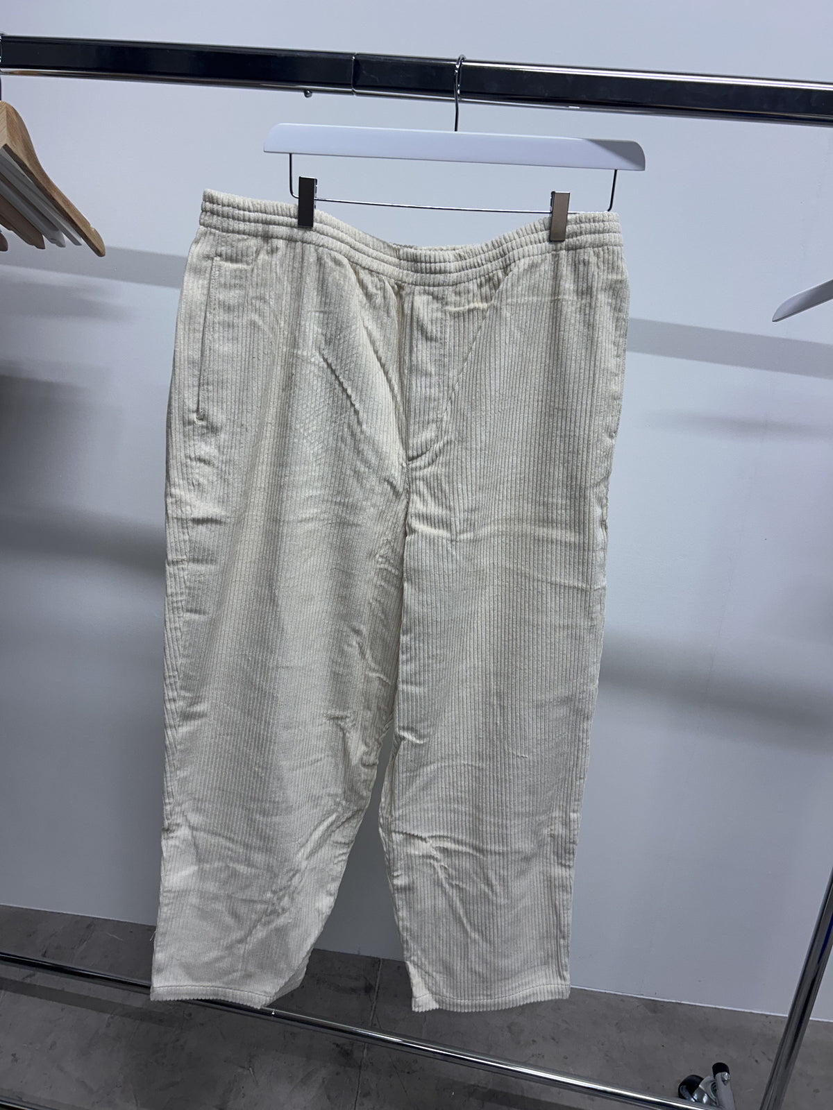 Pantalon ample velours en coton | écru 'cord wide pant - white sand'