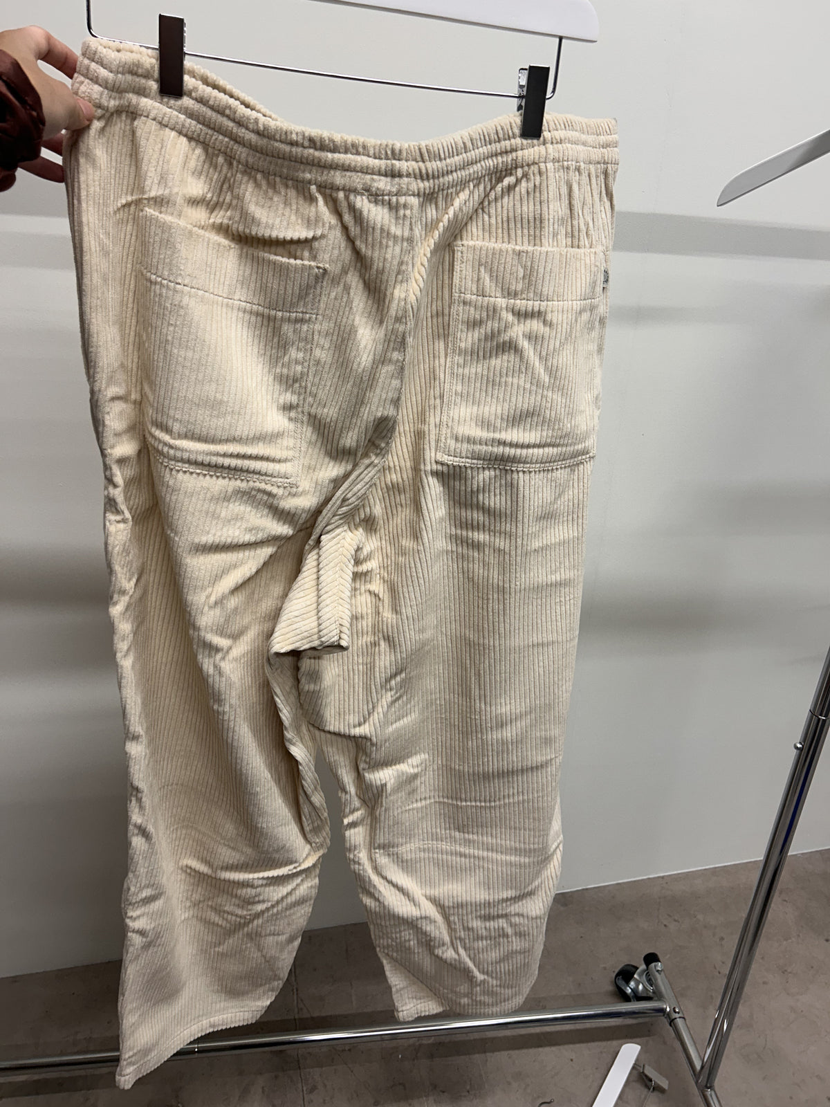 Pantalon ample velours en coton | écru 'cord wide pant - white sand'