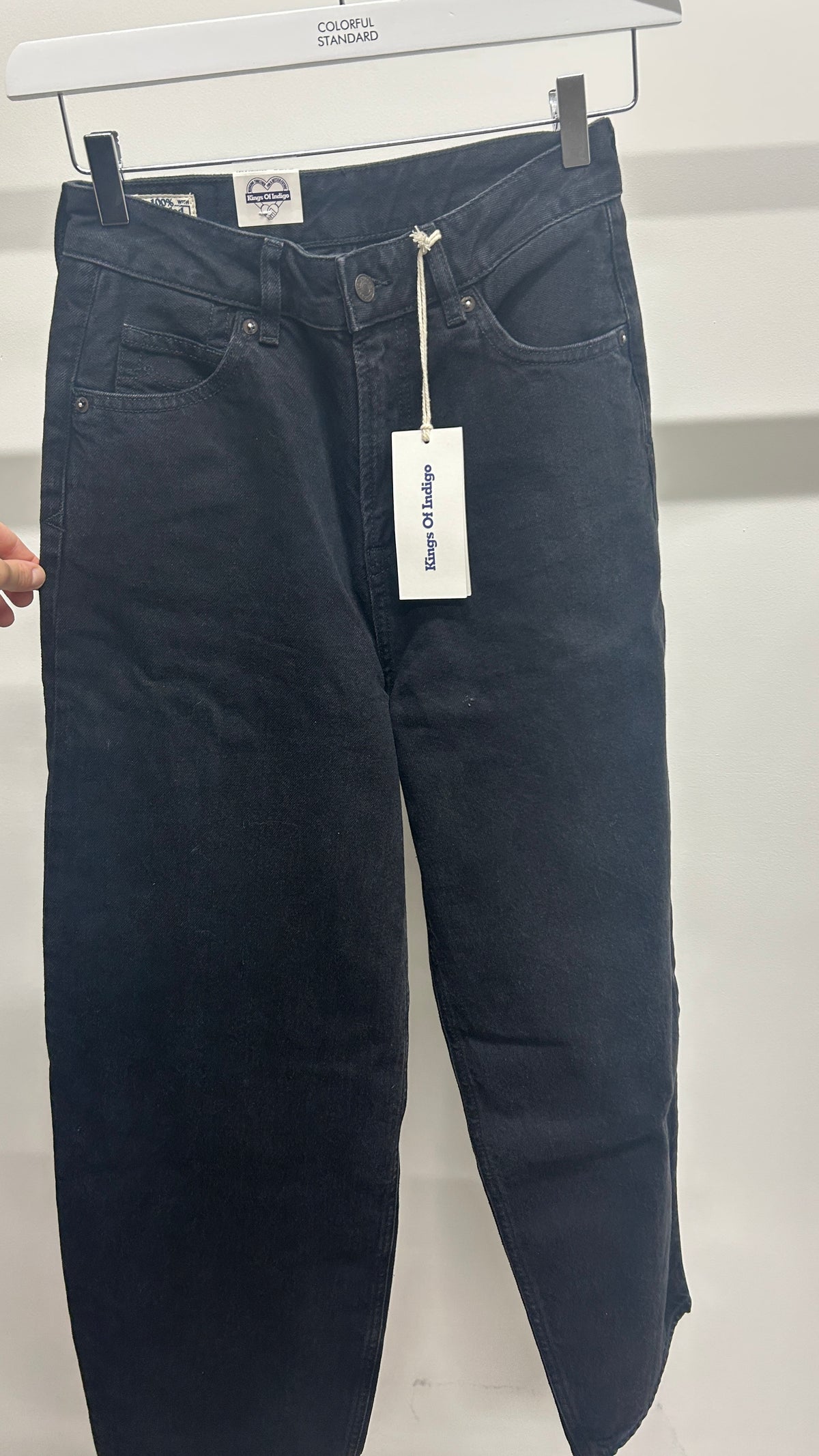 Jean ballon en coton recyclé | noir 'leila cropped - holo black used'