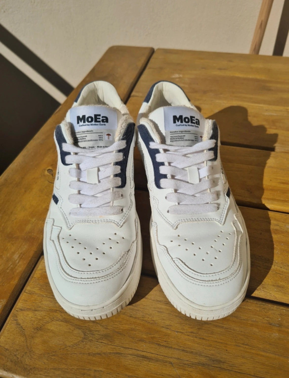 Baskets vegan en matière végétale | bleu 'gen 1 mushroom white & navy'