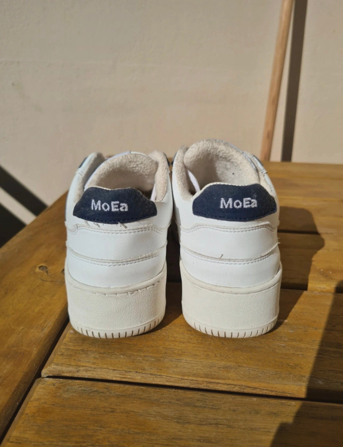 Baskets vegan en matière végétale | bleu 'gen 1 mushroom white & navy'