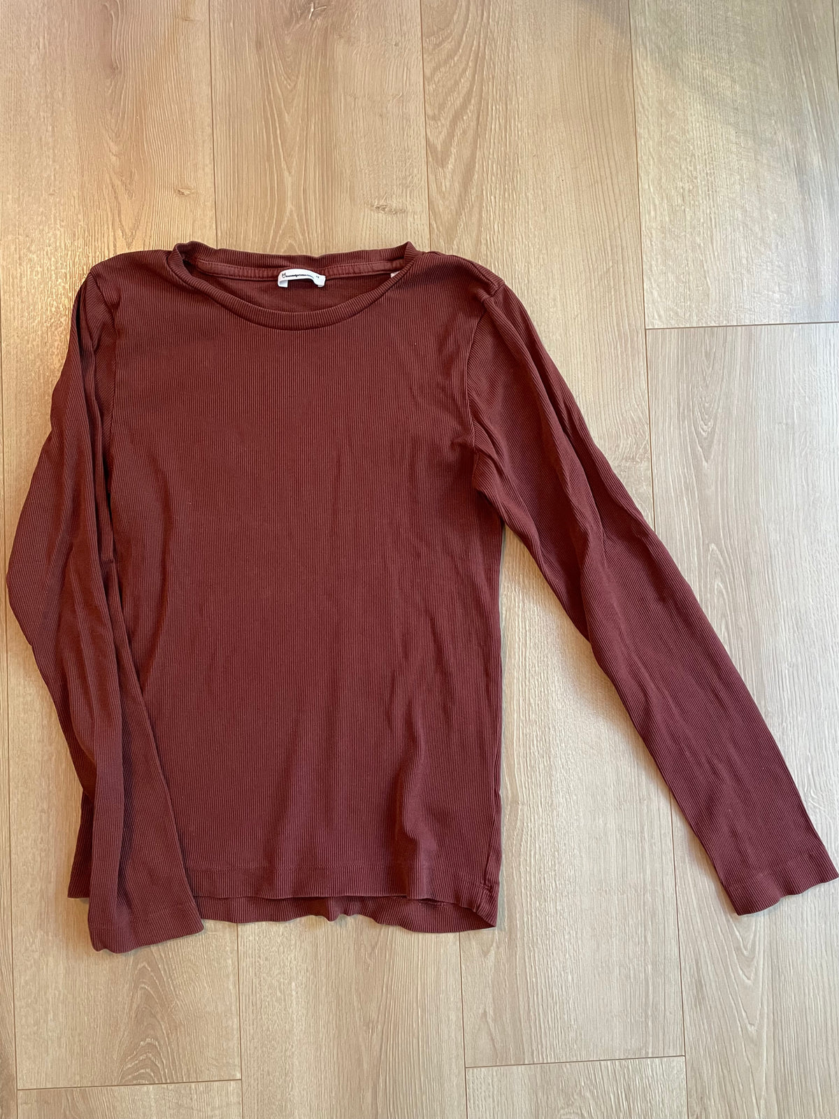 T-shirt manches longues en coton bio | rouge 'rib scoop neck long sleeved fired brick'