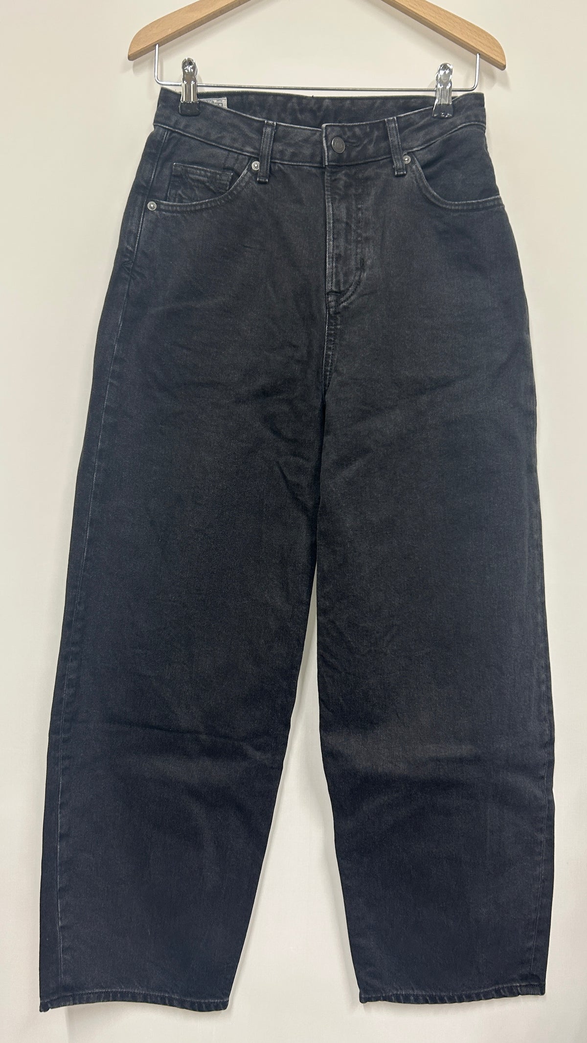 Jean ballon en coton recyclé | noir 'leila cropped - holo black used'