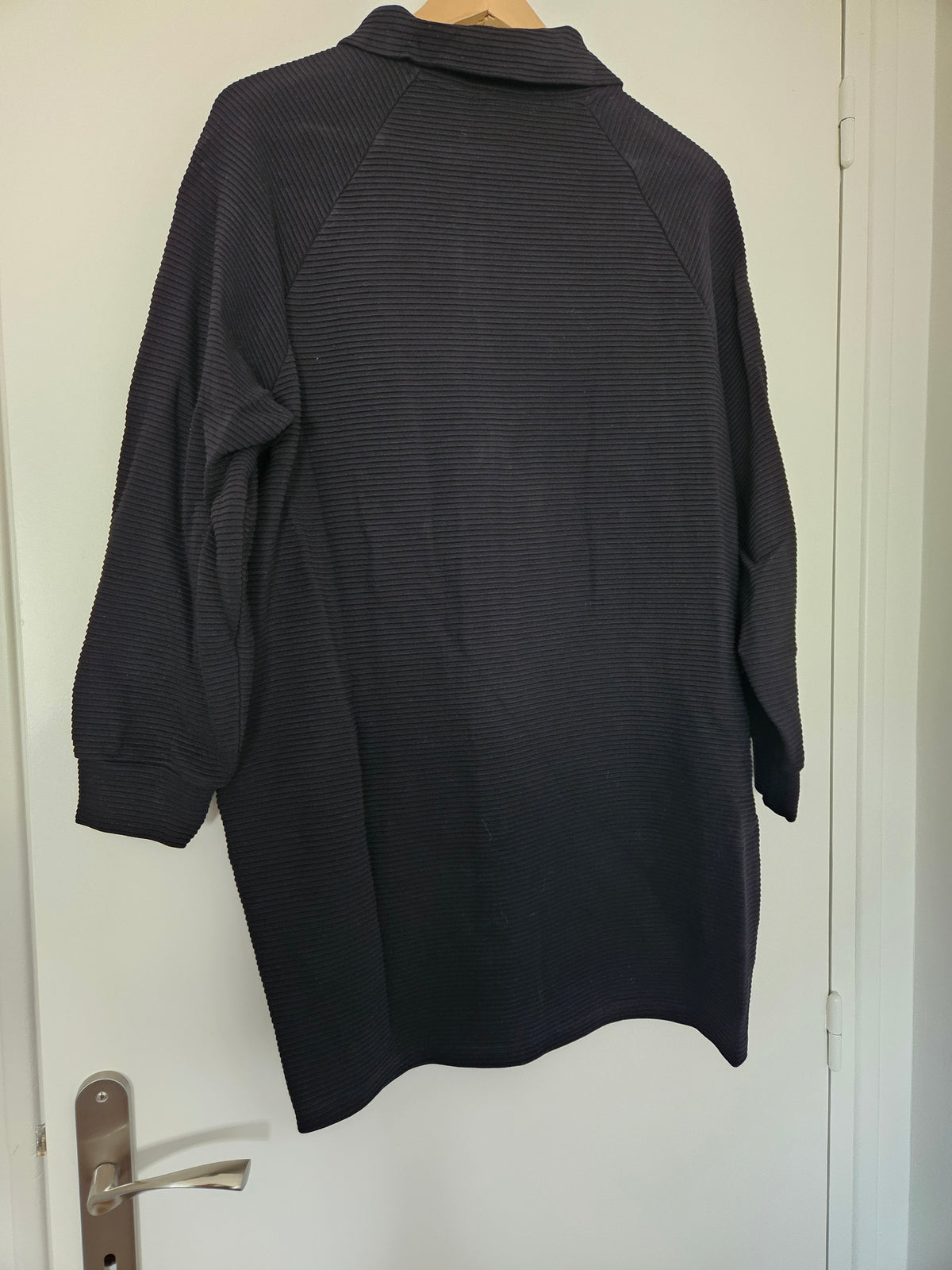 Robe col zippée noire en côte de coton bio - maloma black