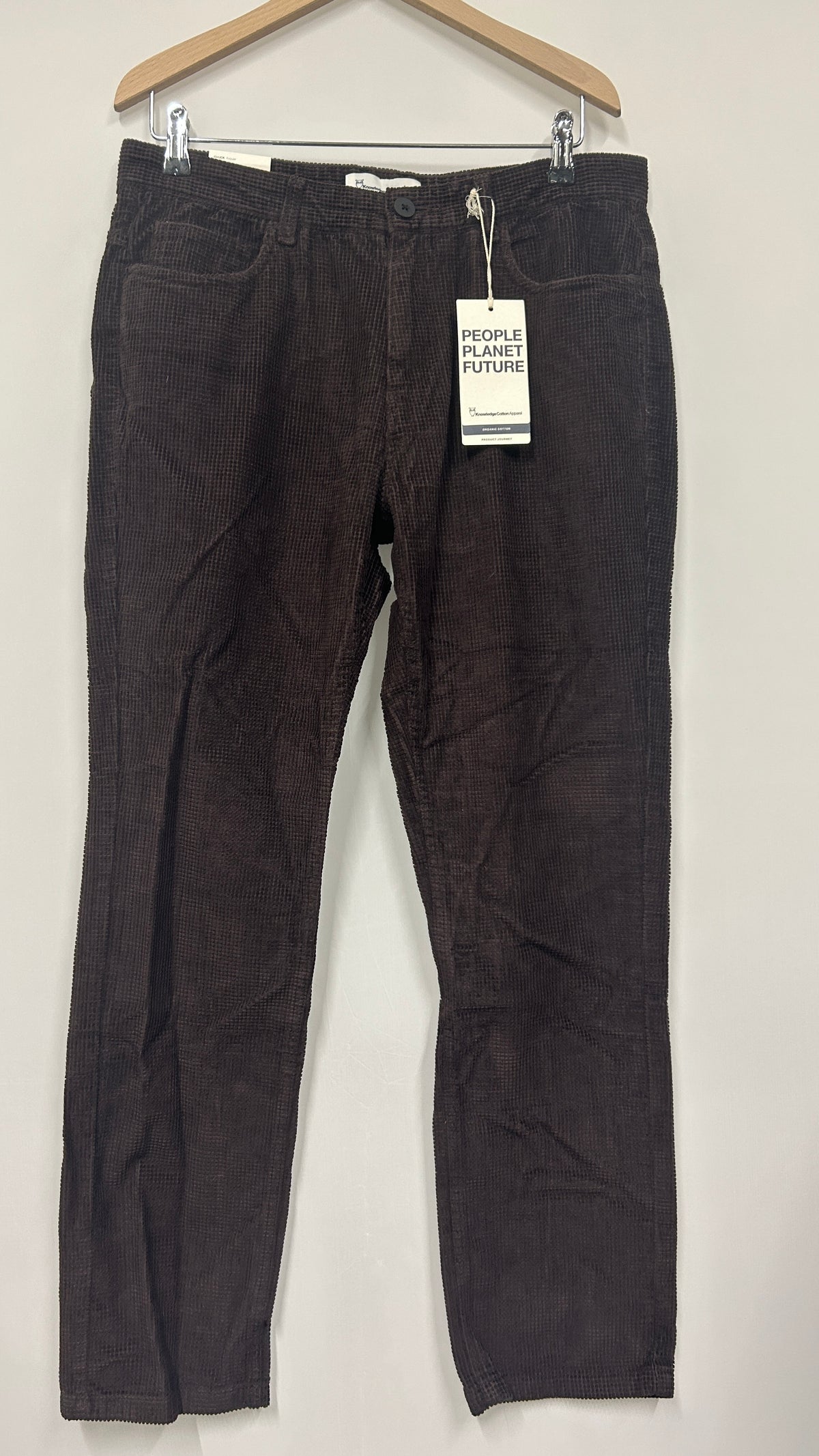 Pantalon droit velours en coton bio | marron 'chuck 5-pocket corduroy - chocolate torte'