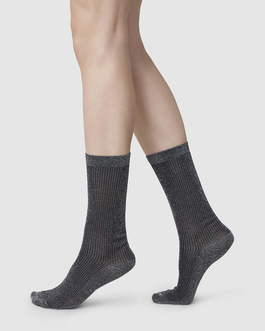 Chaussettes à paillettes en recyclé | Noir "magda shimmery socks black"