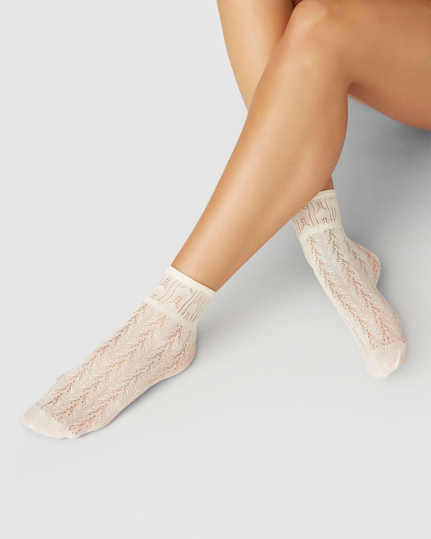 Chaussettes en matières recyclées | beige "erica crochet socks - ivory"