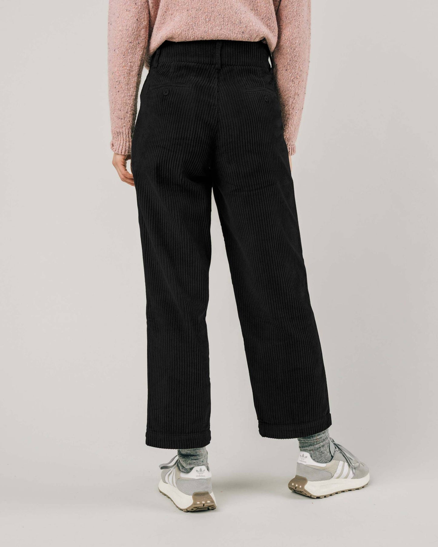 Pantalon ample noir en velours et coton bio - corduroy pleated pant black