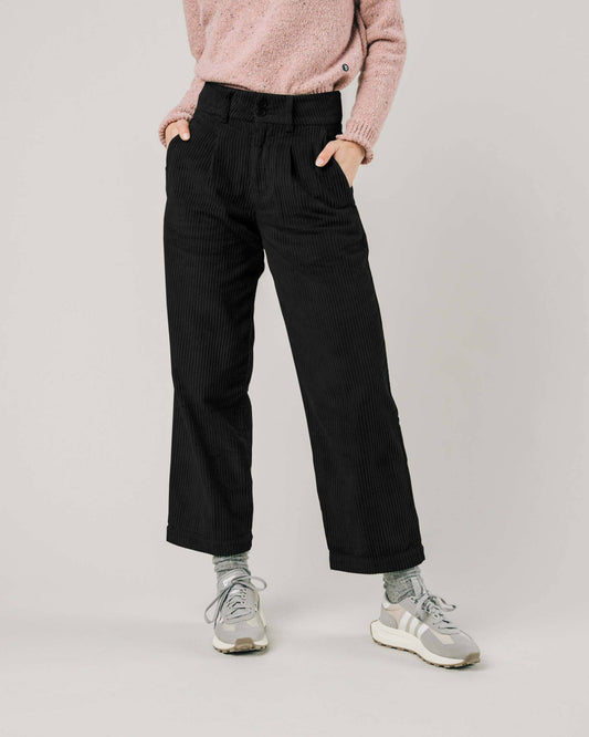 Pantalon ample noir en velours et coton bio - corduroy pleated pant black