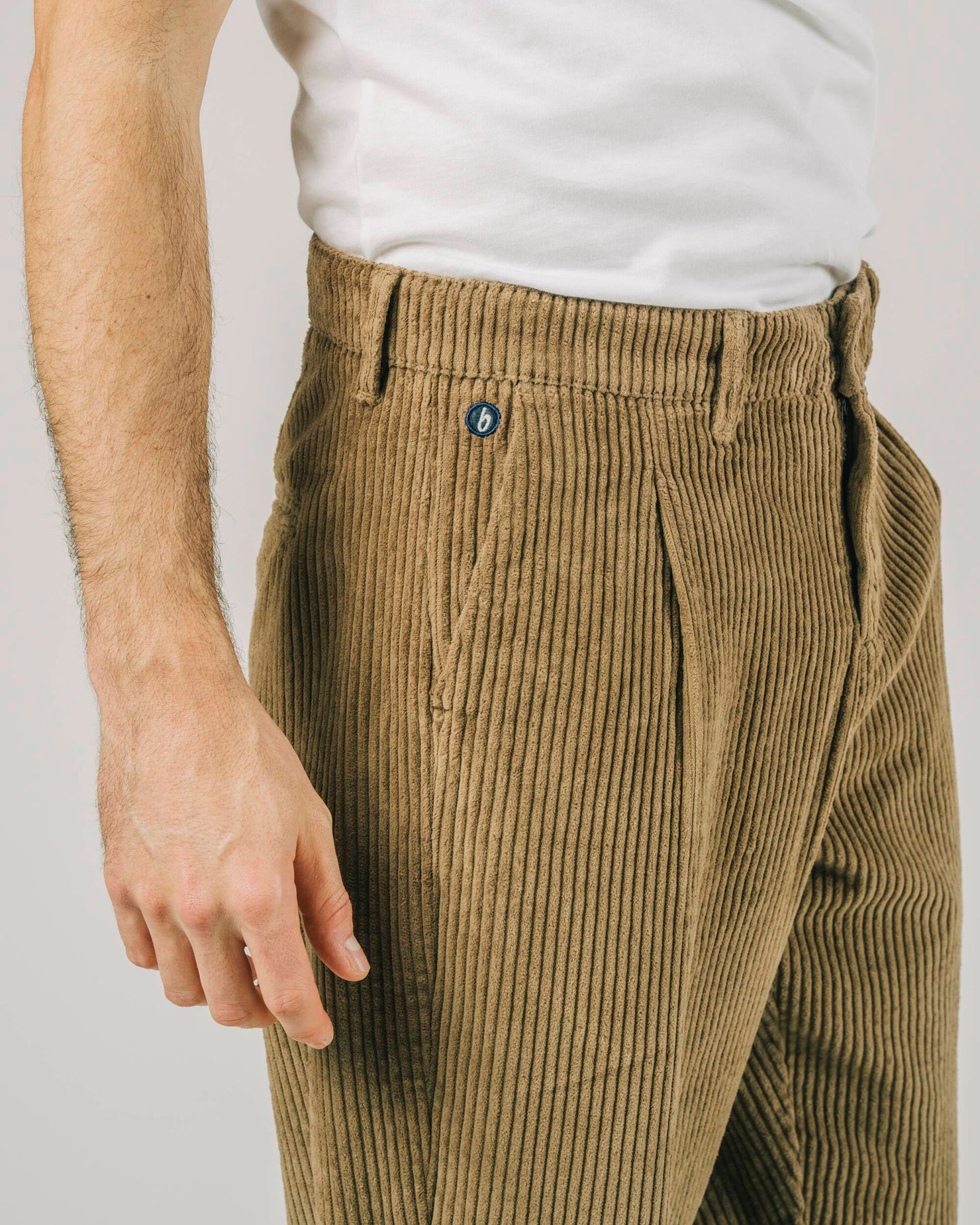 Chino oversize camel velours côtelé en coton bio - corduroy chino beige