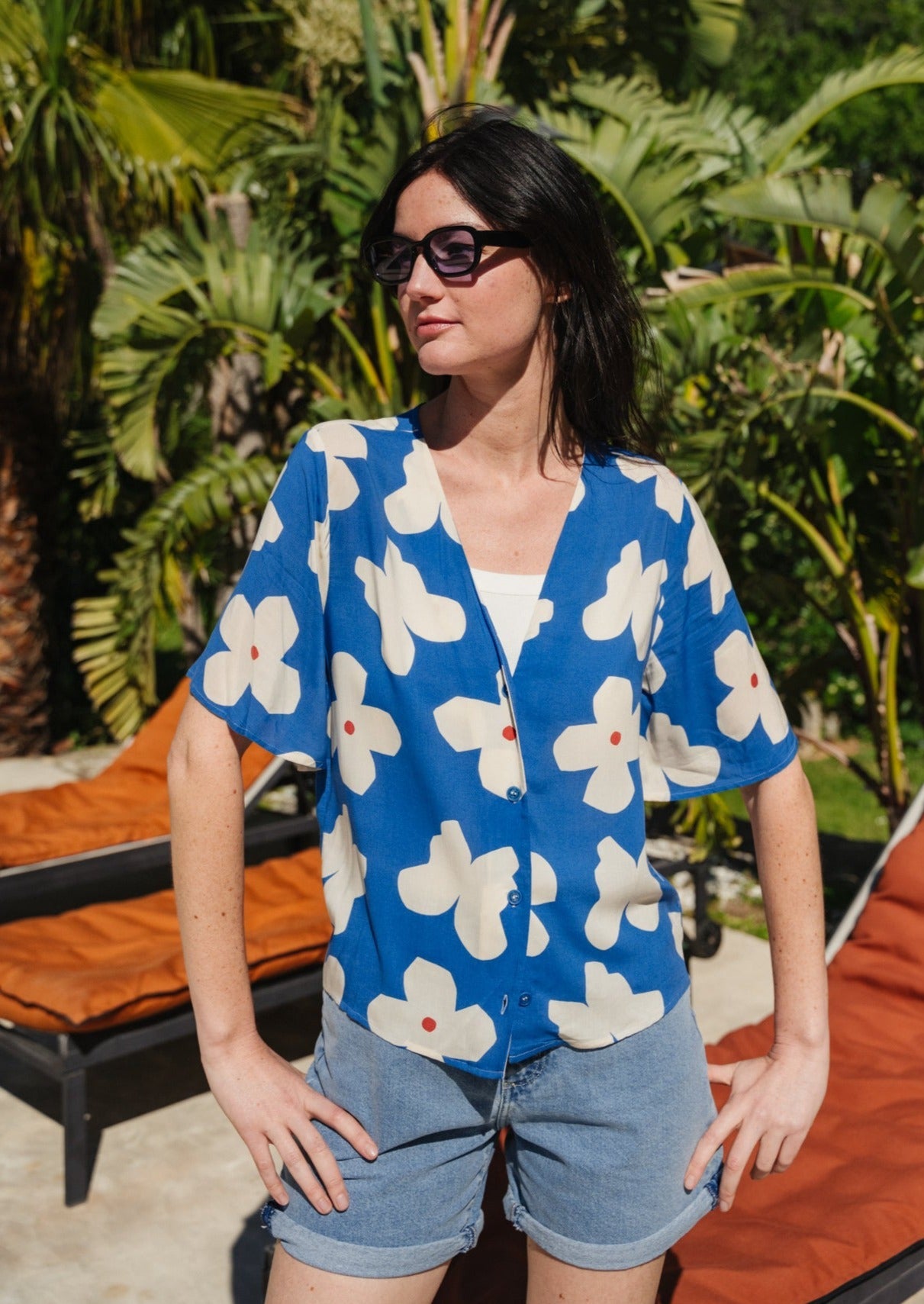 Chemiser à motifs en ecovero | bleu "big butterfly libelula blouse"