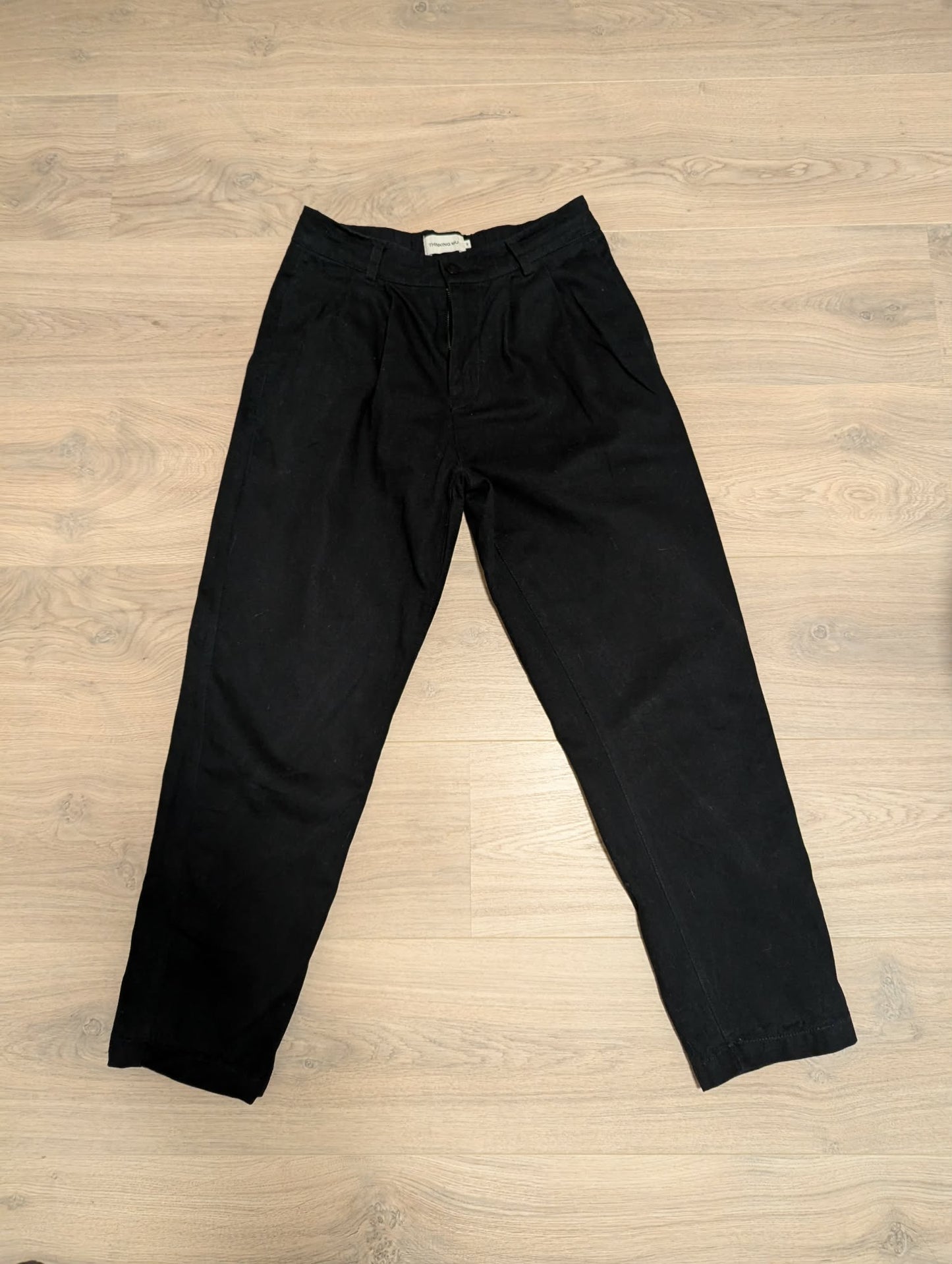 Pantalon droit à pinces en coton bio | noir 'black rina pants'