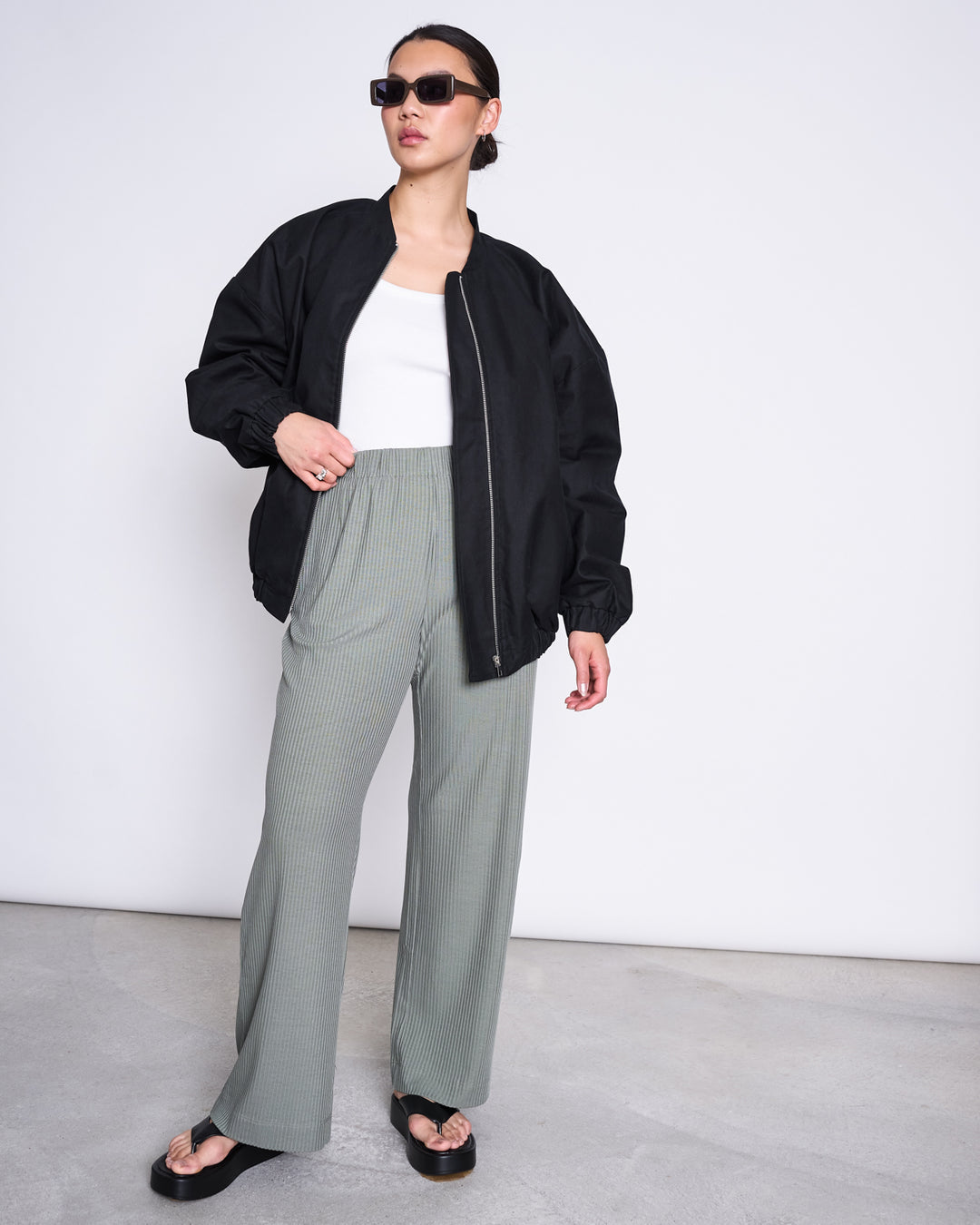 Blouson bomber oversize en coton bio | noir "naro - black"