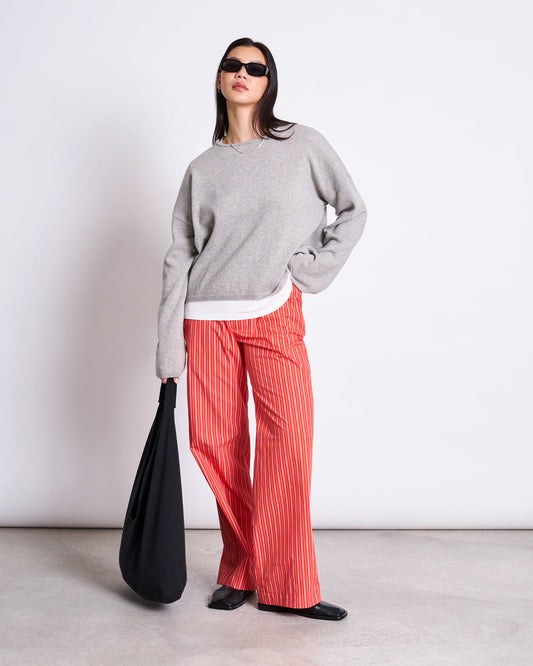 Pantalon ample en coton bio | rayé rouge "soby - cherry red/white striped"