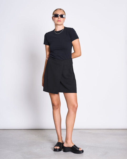 Mini-jupe portefeuille en tencel | Noir "filia black"