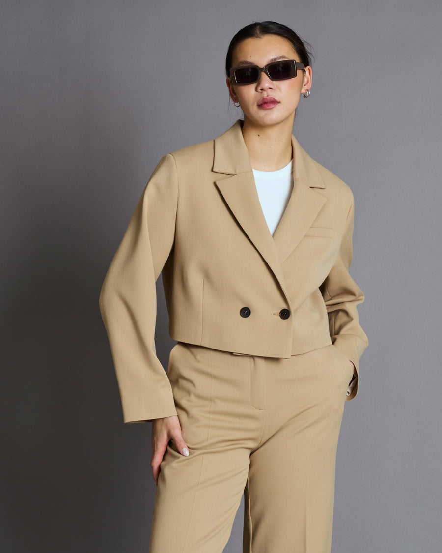 Blazer court en ecovero et matière recyclée | Camel "tulia camel"