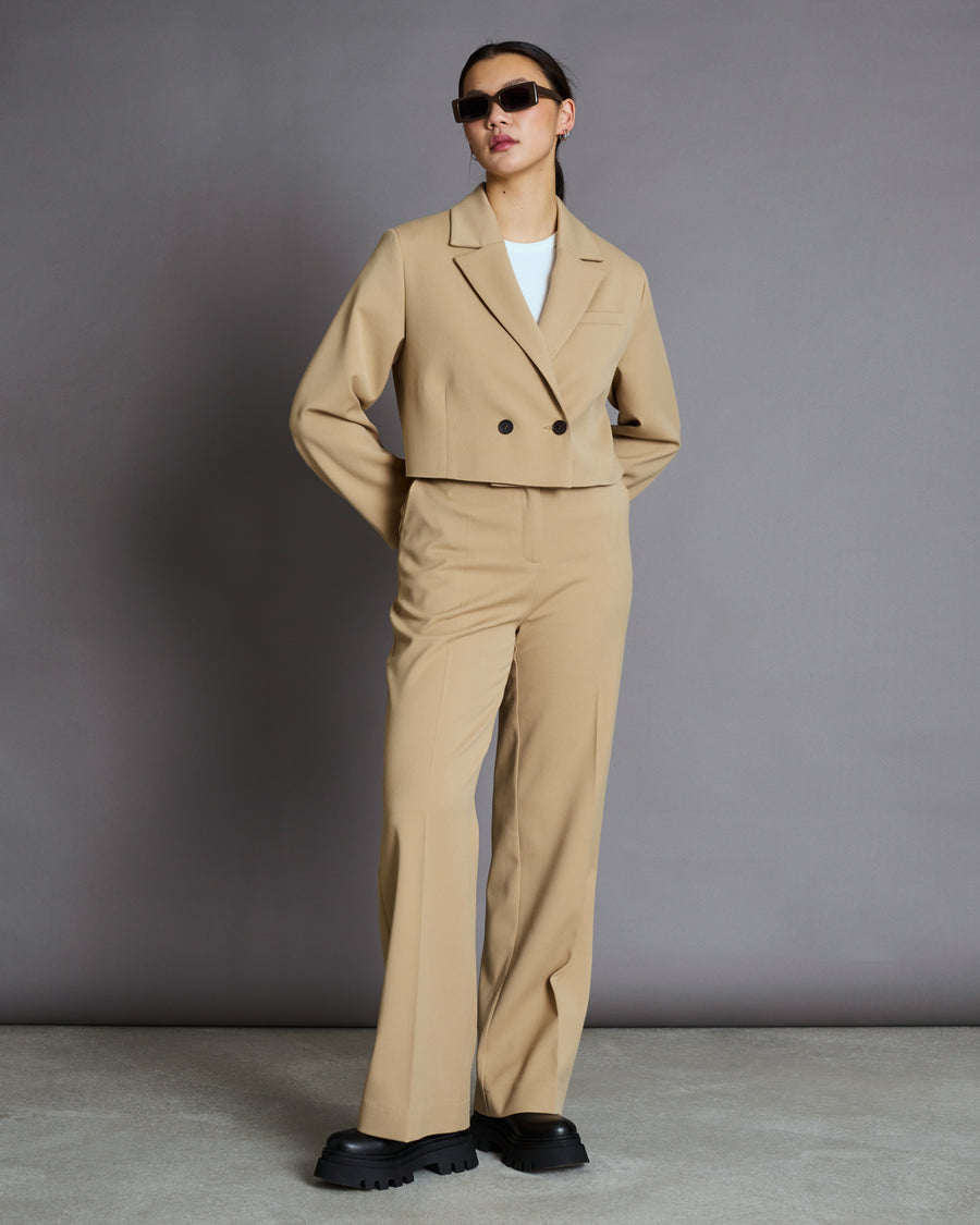Blazer court en ecovero et matière recyclée | Camel "tulia camel"