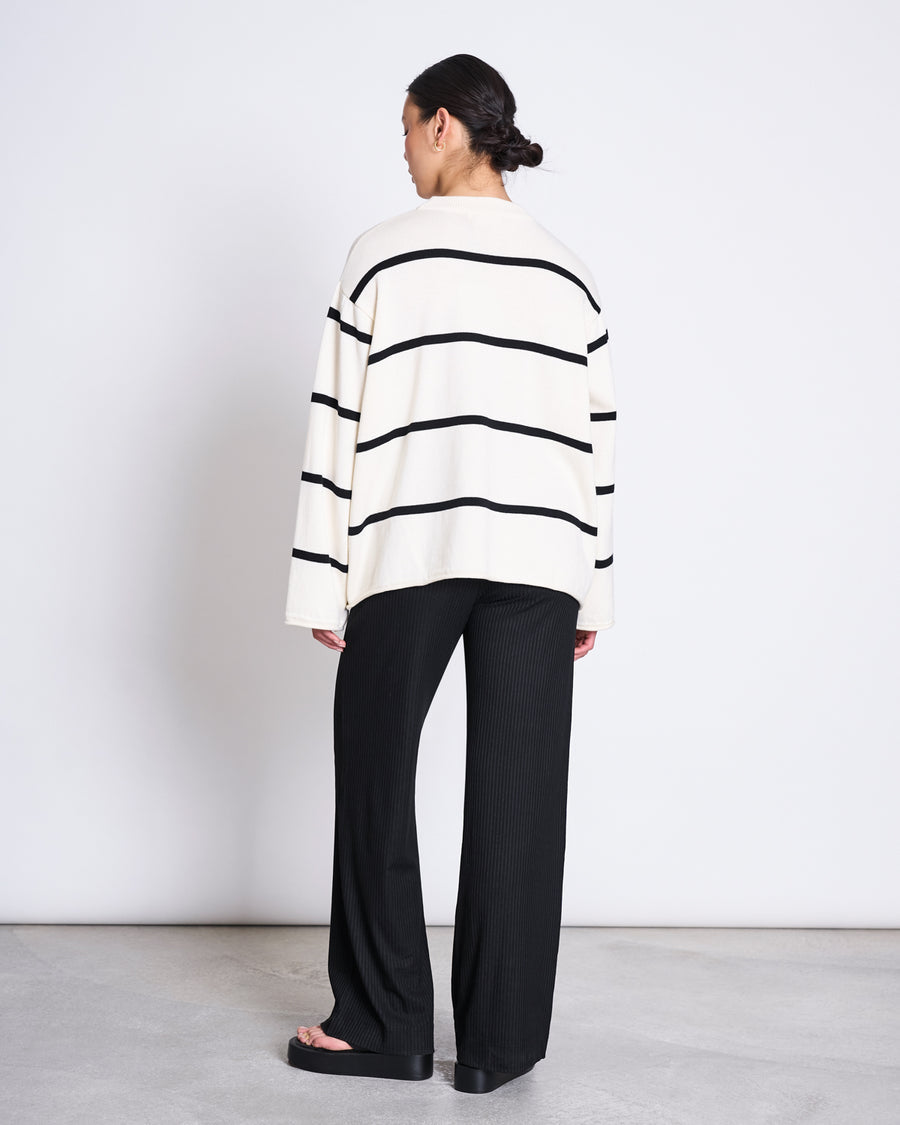 Pull ample col rond en coton bio | rayé noir et blanc "marta striped black"