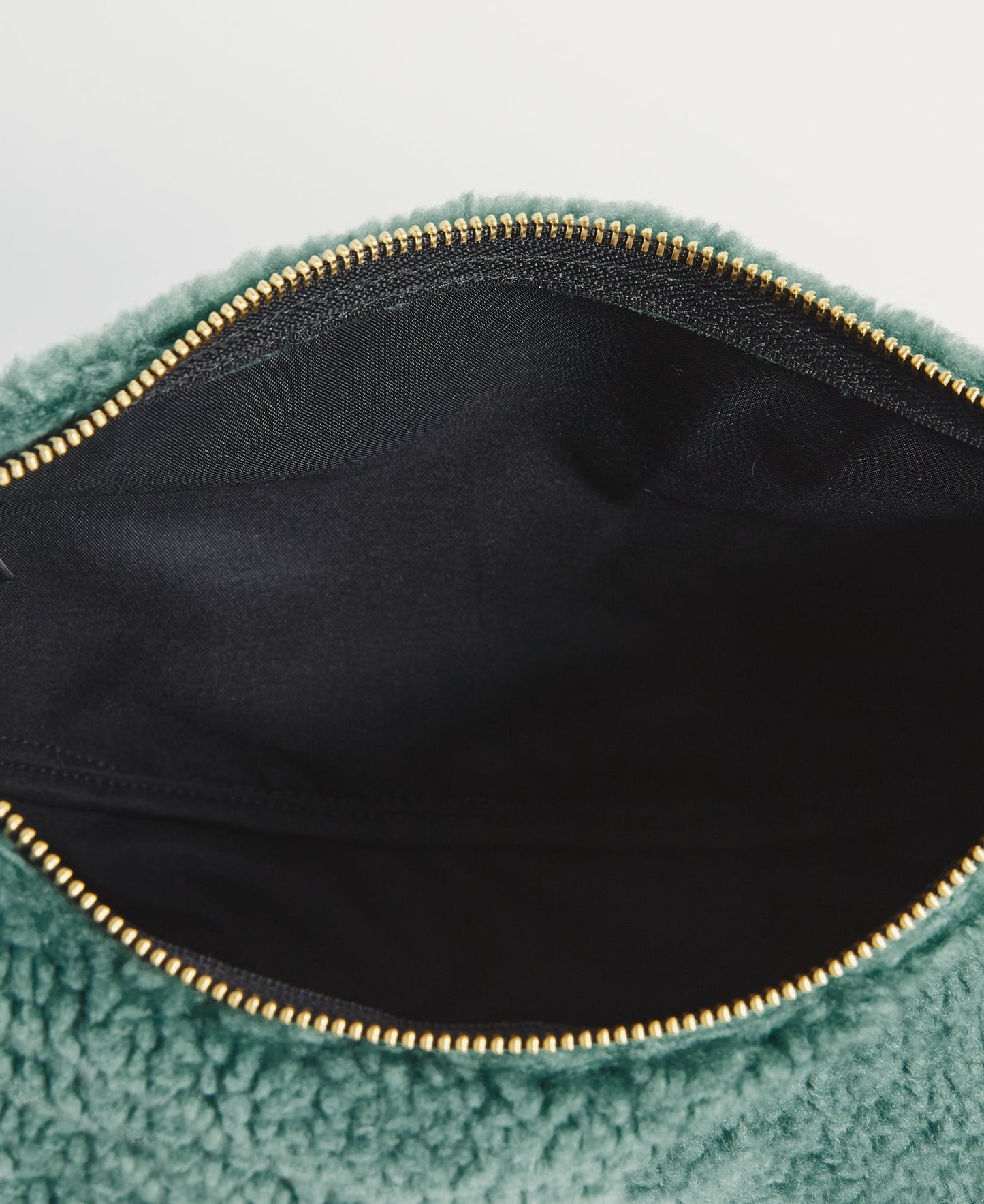 Banane en matières recyclées | vert d'eau "moss crossbody bag"
