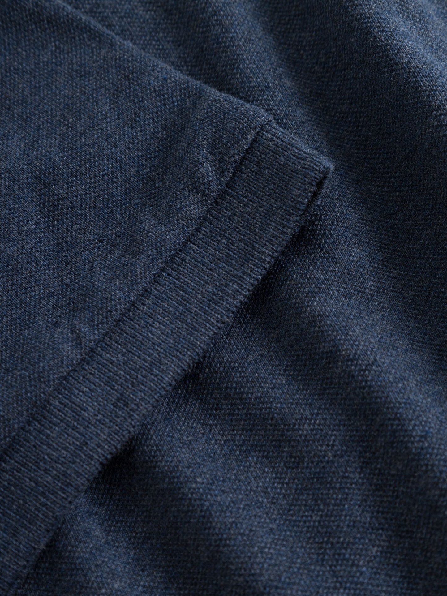 Polo droit bleu foncé en coton bio - basic badge polo insigna blue melange