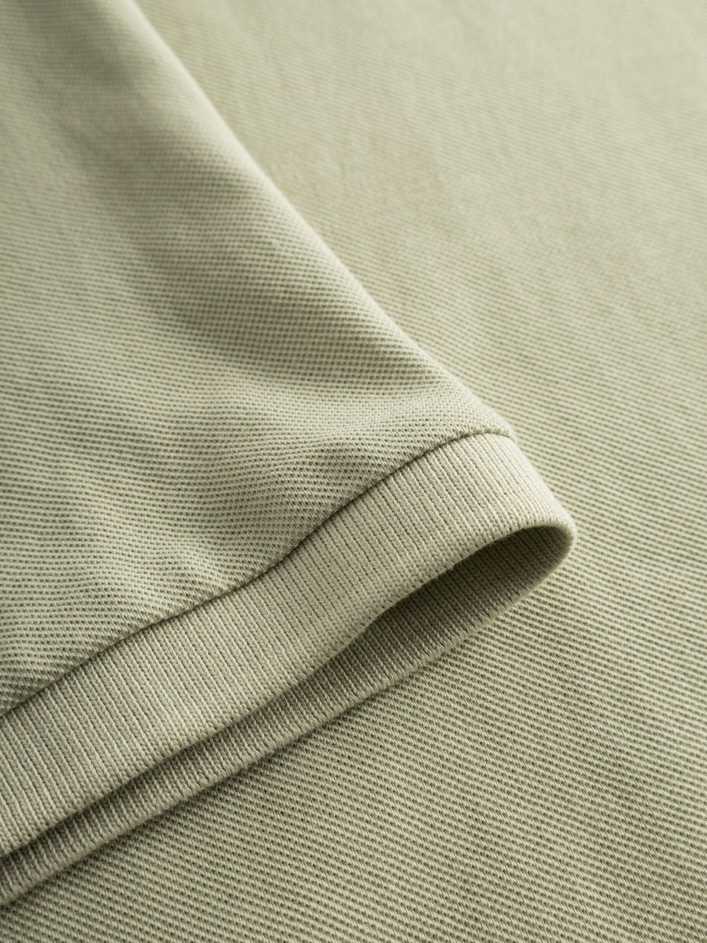 Polo droit vert clair en coton bio - basic badge polo swamp