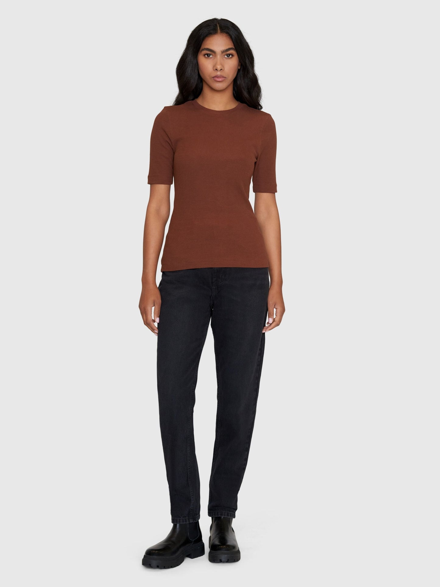 T-shirt côtelé en coton bio | marron "rib t-shirt tiramisu"