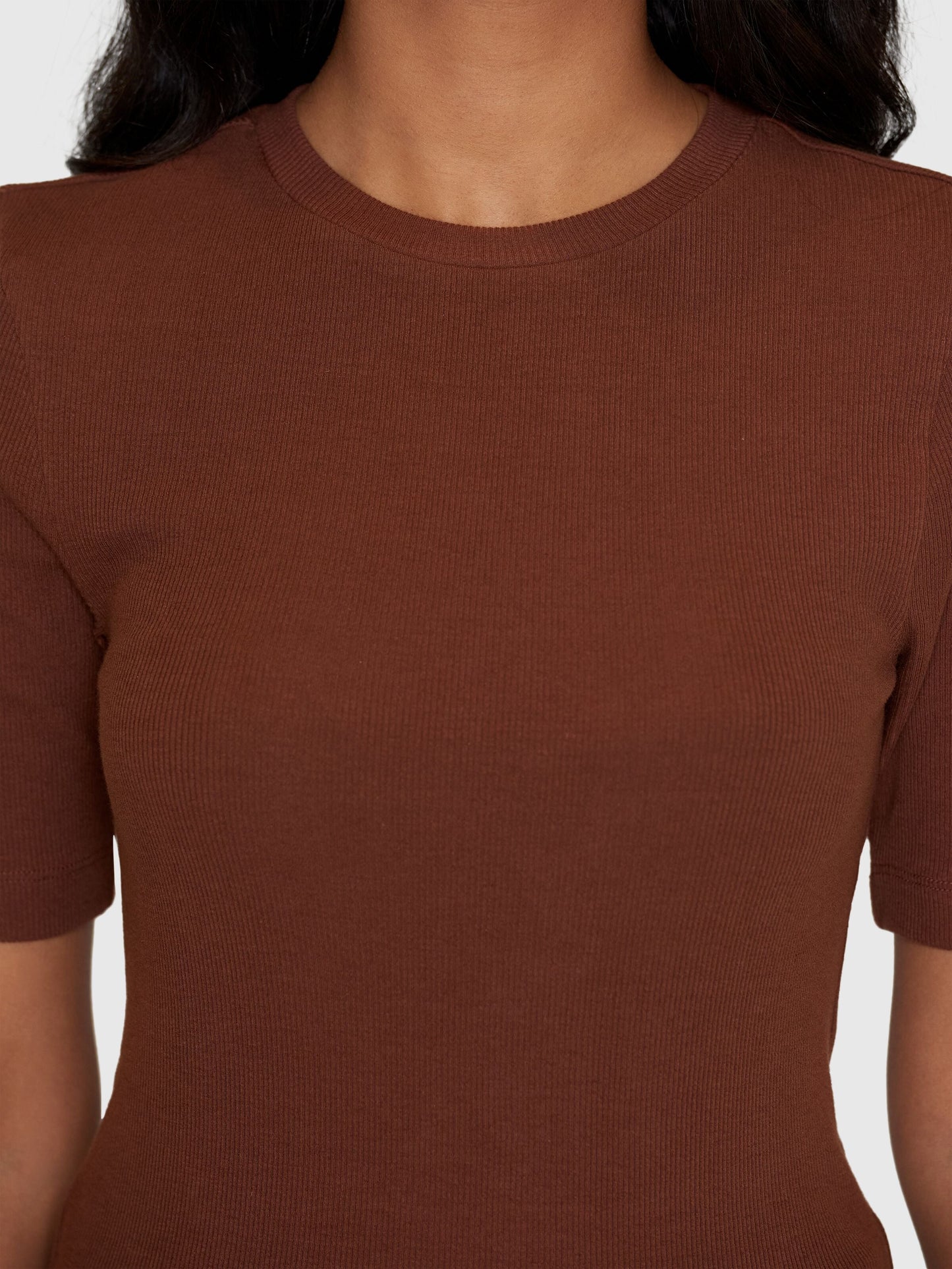 T-shirt côtelé en coton bio | marron "rib t-shirt tiramisu"