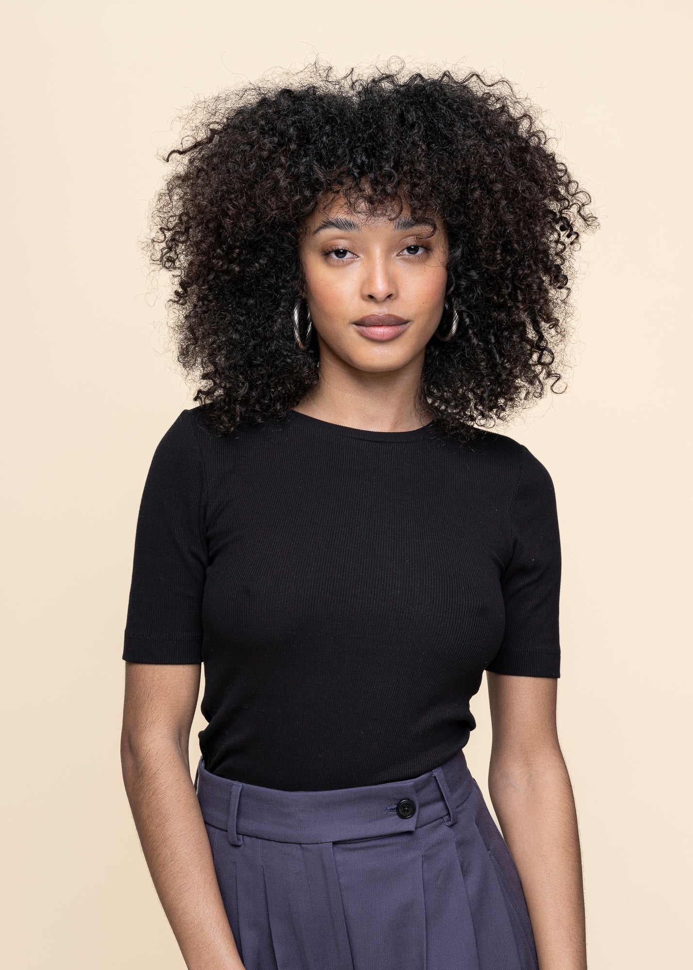 T-shirt côtelé en coton bio | noir "rib t-shirt black jet"