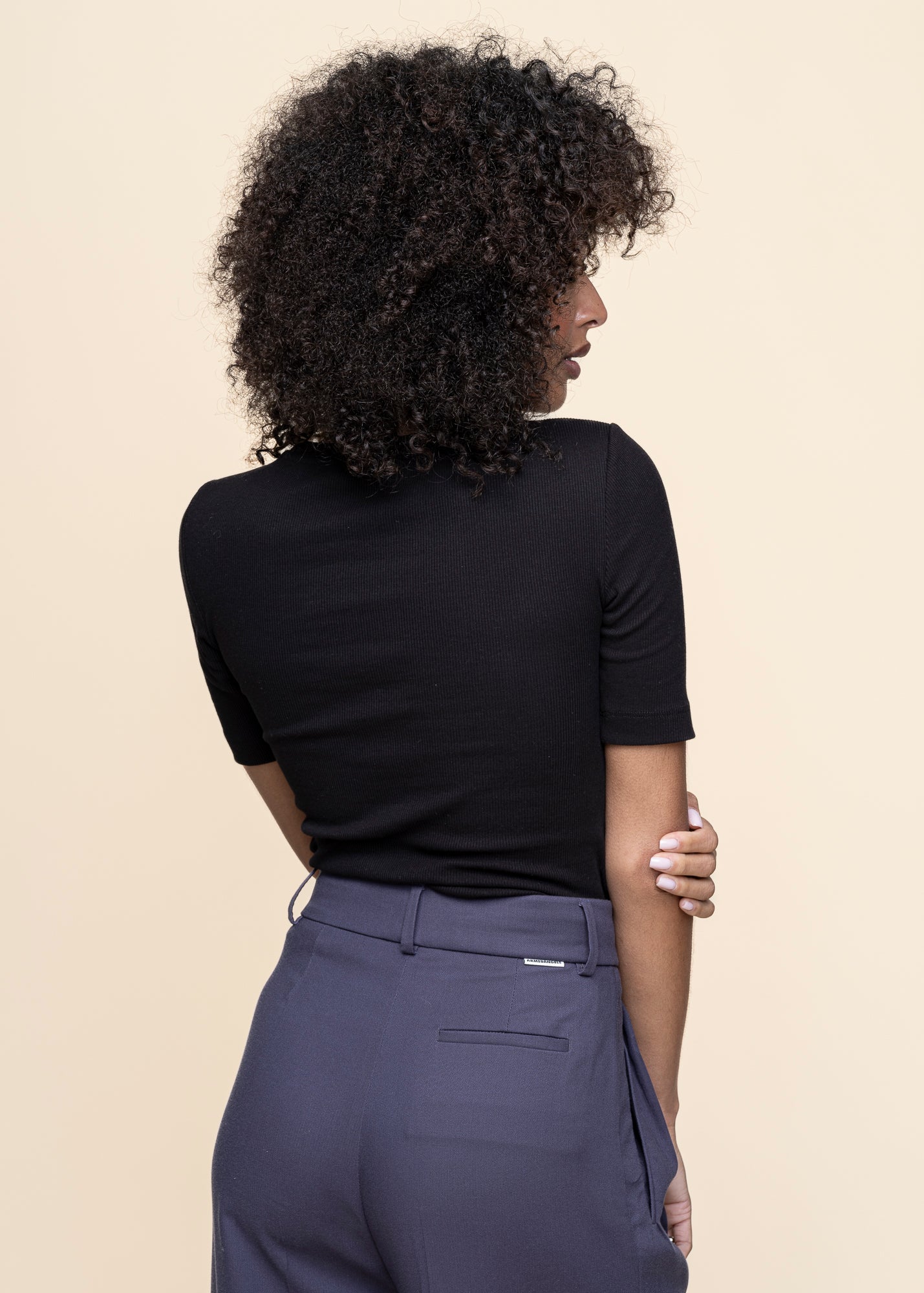 T-shirt côtelé en coton bio | noir "rib t-shirt black jet"