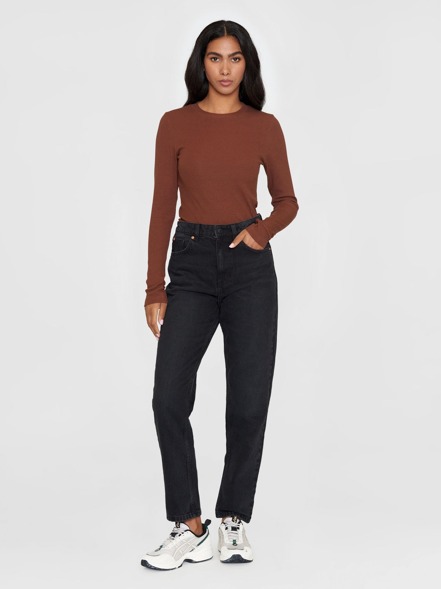 T-shirt manches longues en coton bio | marron "rib scoop neck long sleeved tiramisu"