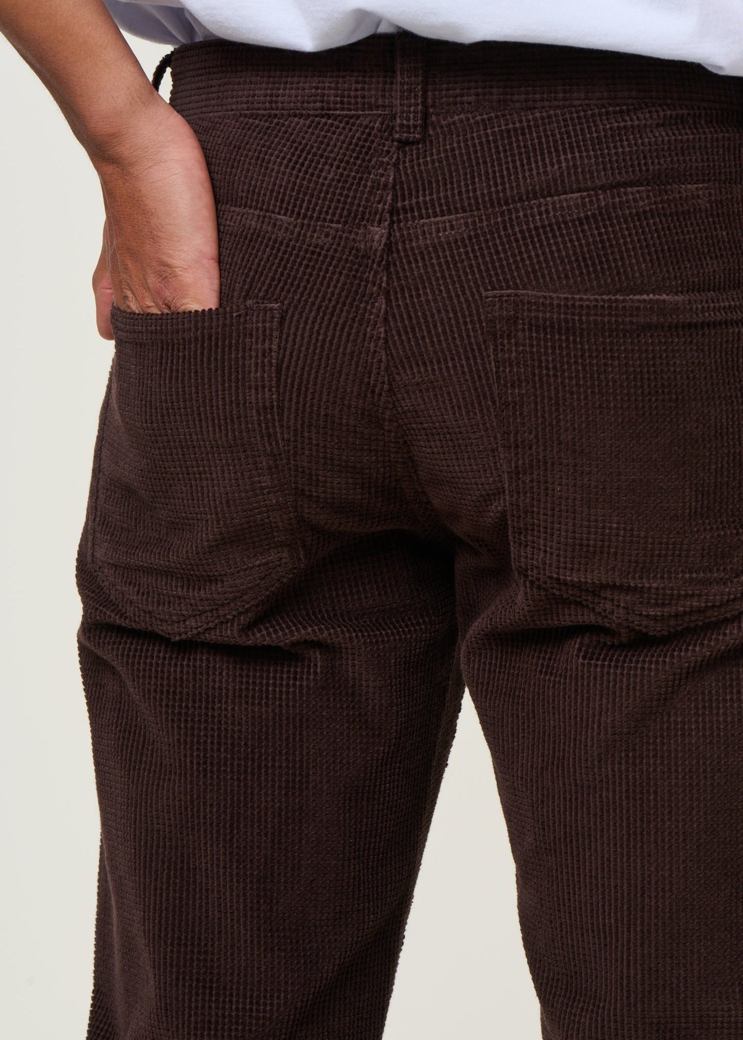 Pantalon droit velours en coton bio | marron "chuck 5-pocket corduroy - chocolate torte"