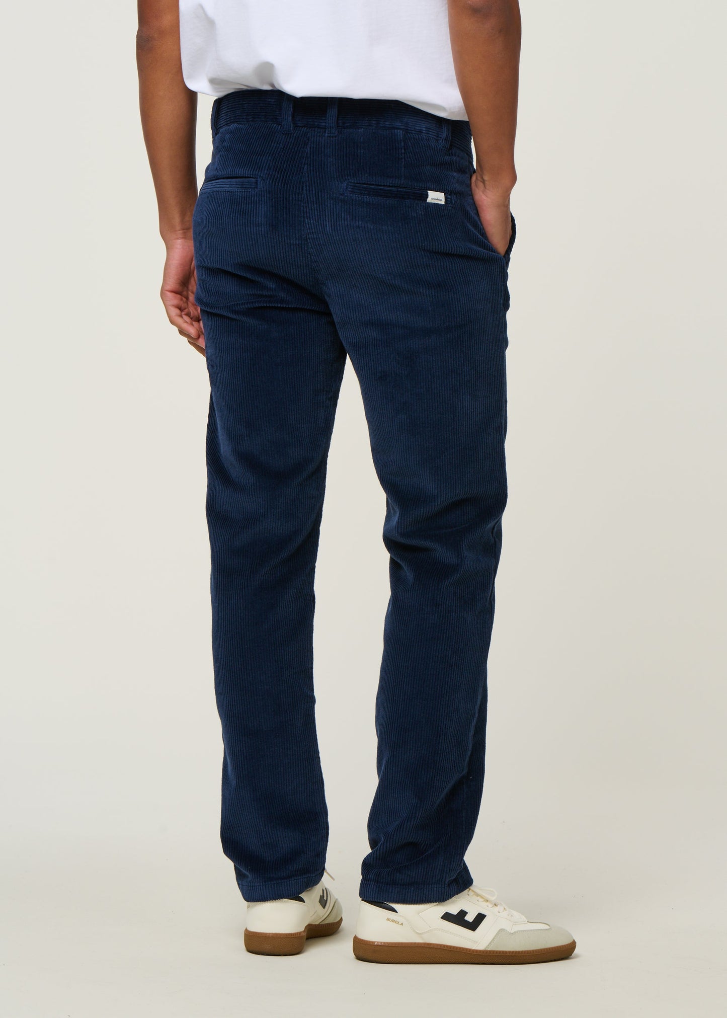 Chino droit en velours côtelé | bleu "chuck corduroy pants - night sky"
