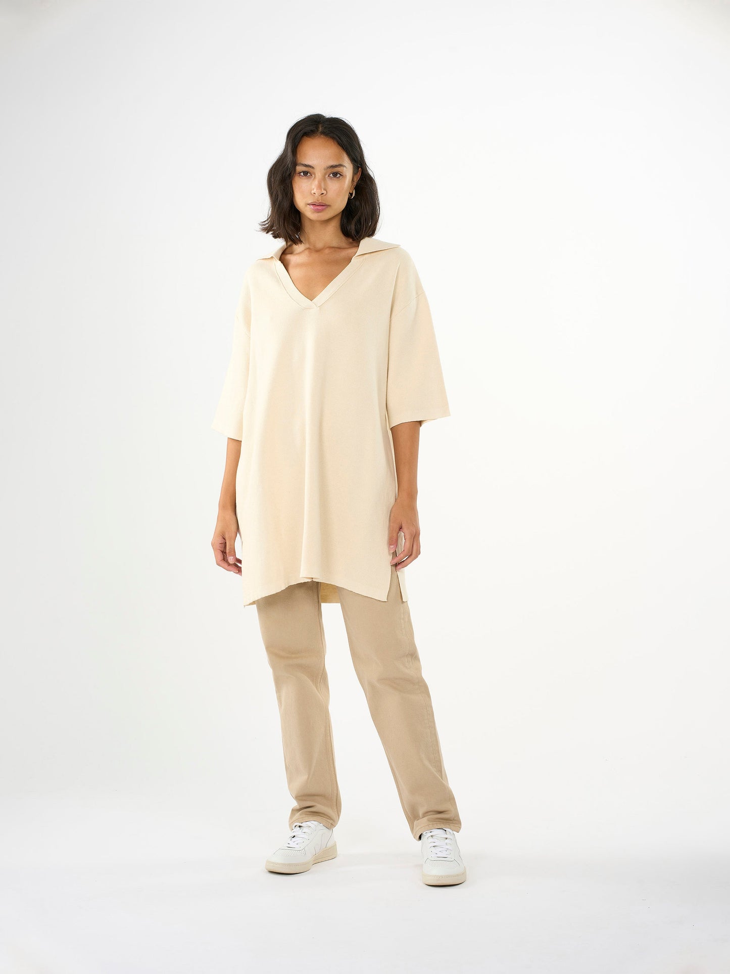 Polo long beige en maille de coton bio - loose polo cotton knit buttercream