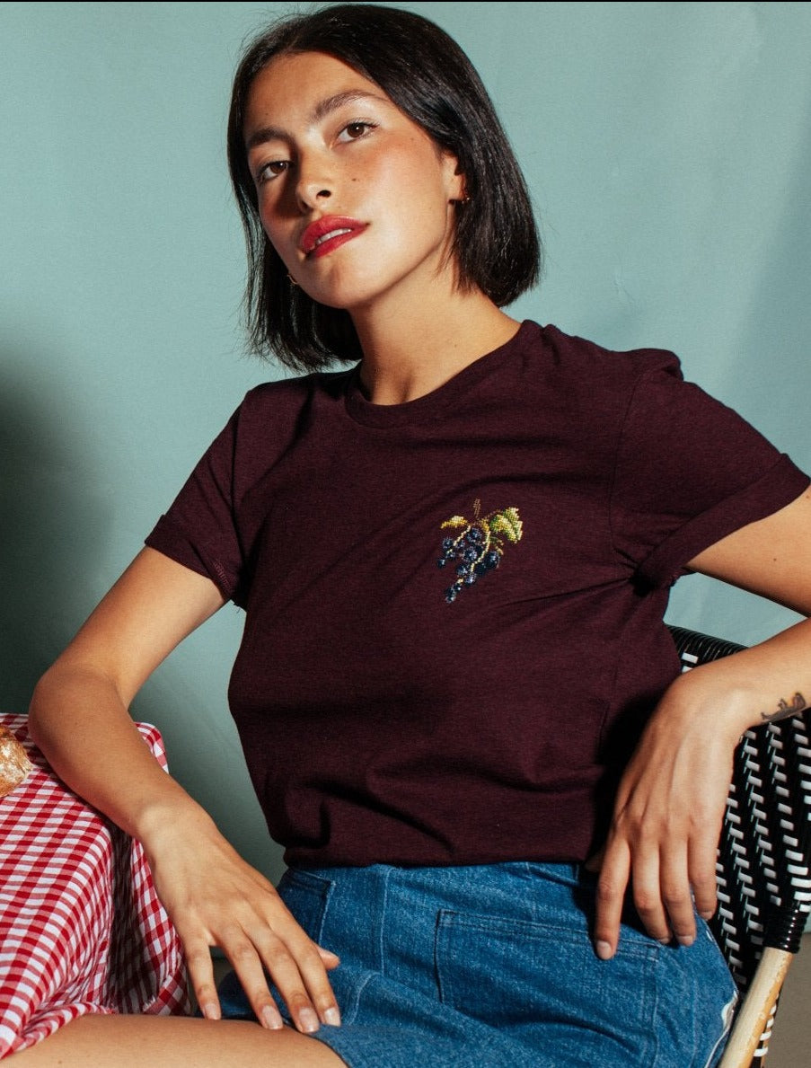Tee-shirt prune brodé en coton bio - vigne - prune