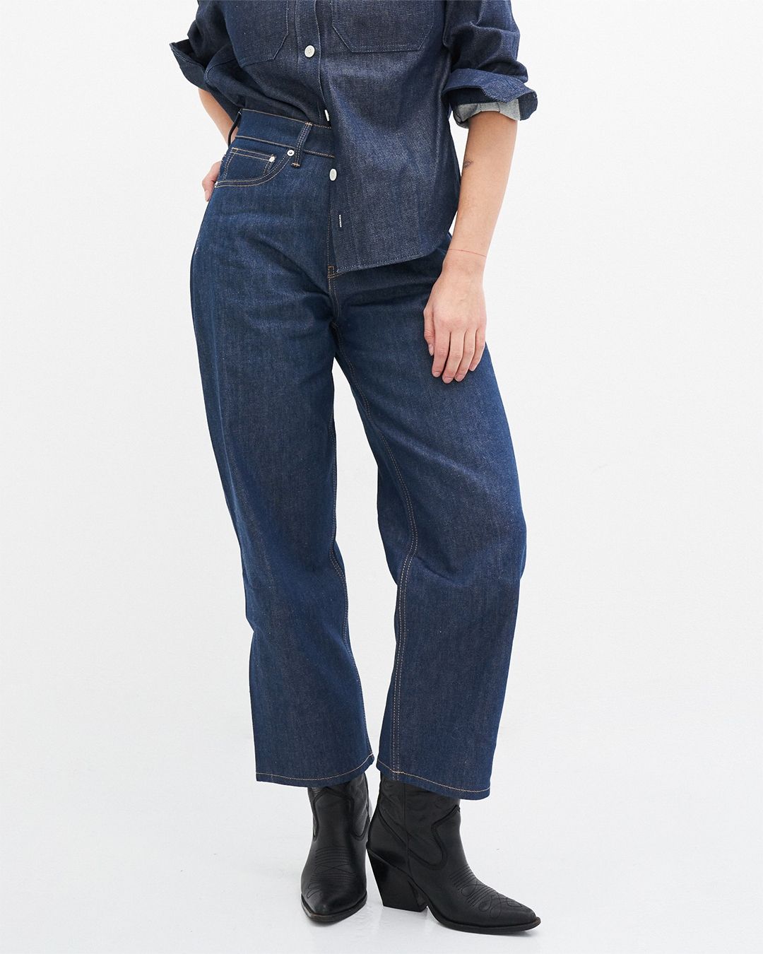 Jean droit en coton bio et recyclé | brut "bobbie barrel recycled dry"