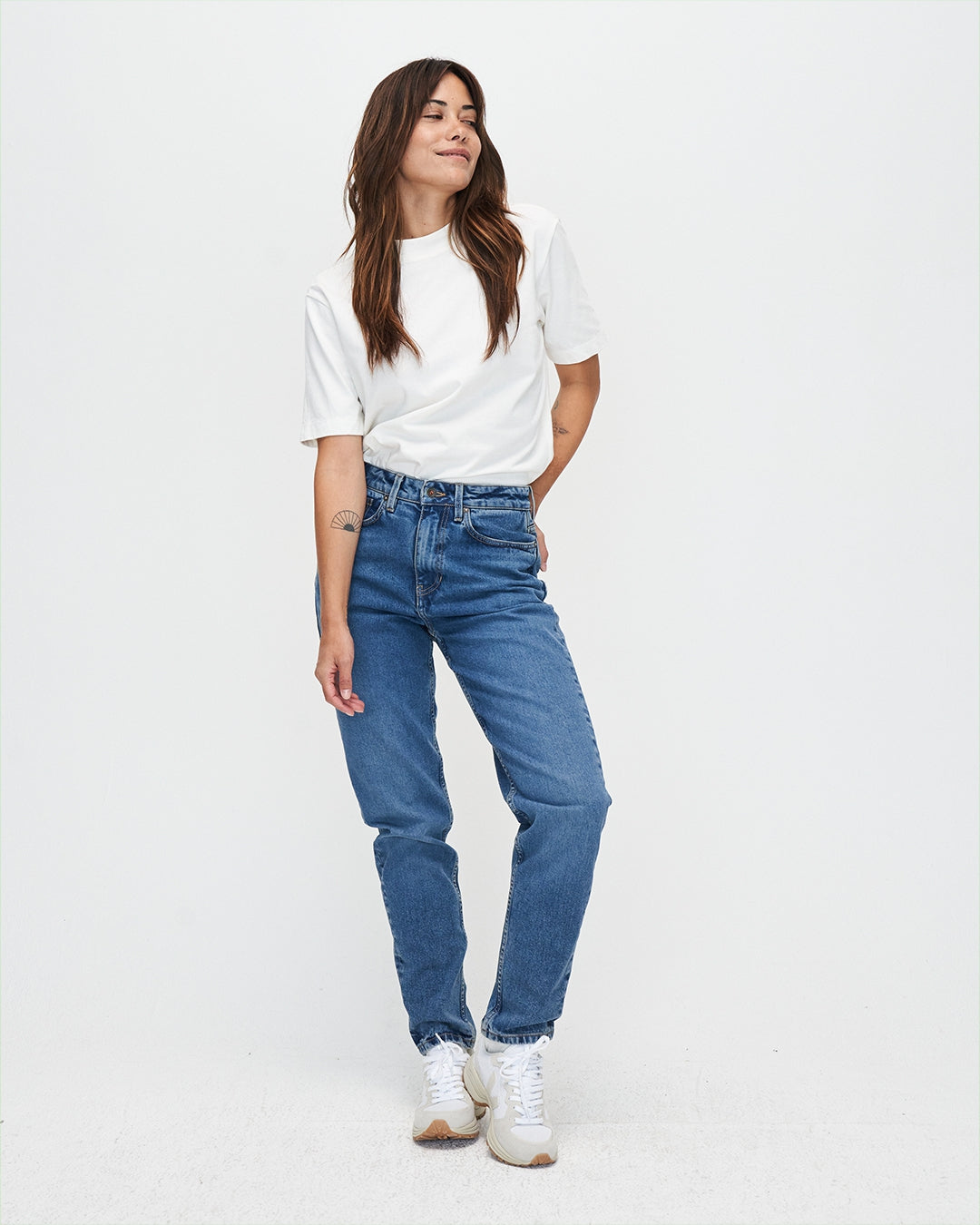 Jean mom en coton bio | bleu "nora loose tapered worn indigo"