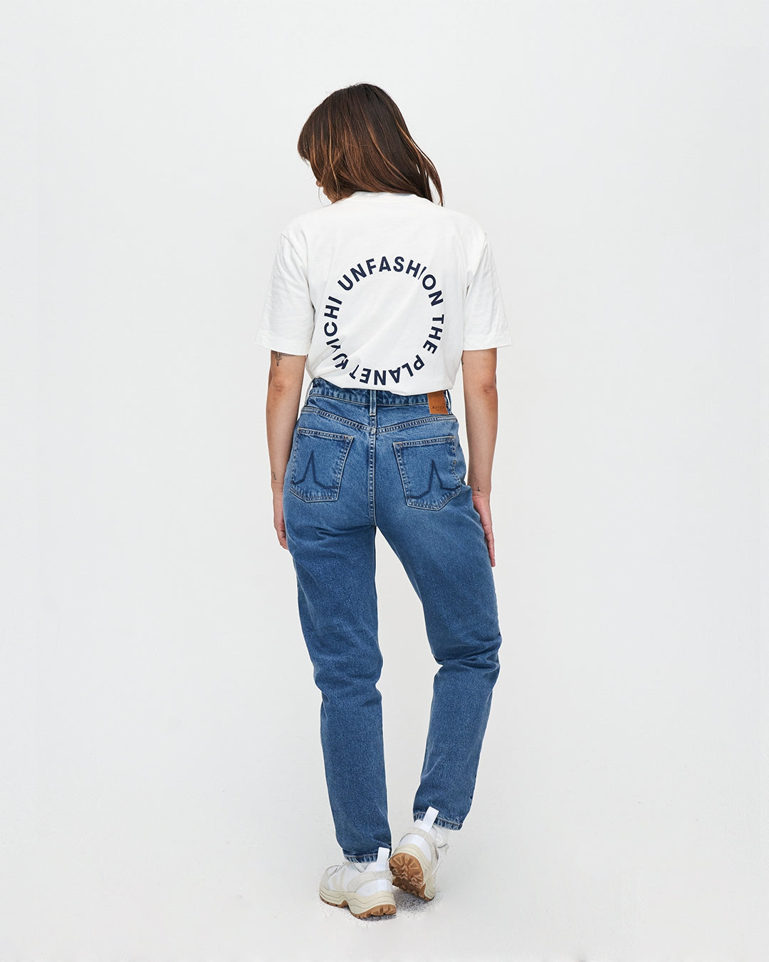Jean mom en coton bio | bleu "nora loose tapered worn indigo"