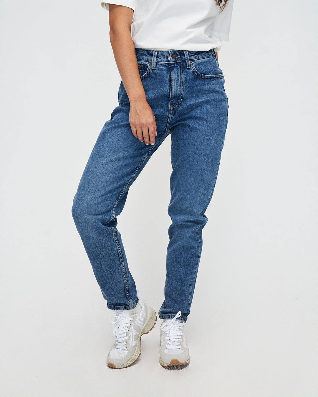 Jean mom en coton bio | bleu "nora loose tapered worn indigo"