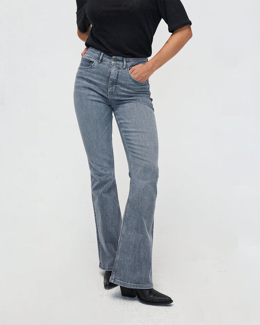 Jean flare en coton bio | gris clair "Lisette Flare Light Grey"