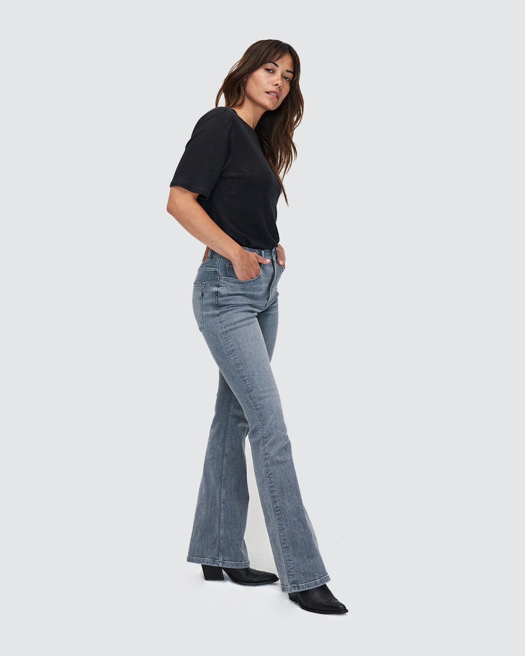 Jean flare en coton bio | gris clair "Lisette Flare Light Grey"