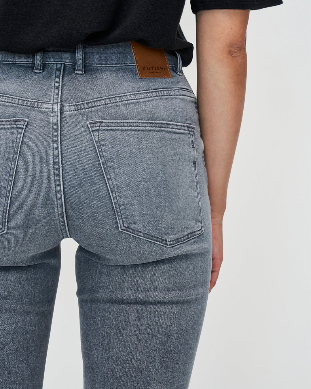 Jean flare en coton bio | gris clair "Lisette Flare Light Grey"