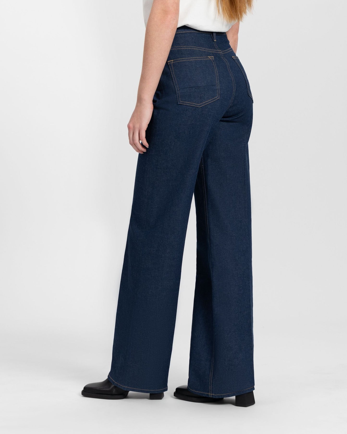 Jean ample en coton bio | bleu foncé "harper loose flare dry"