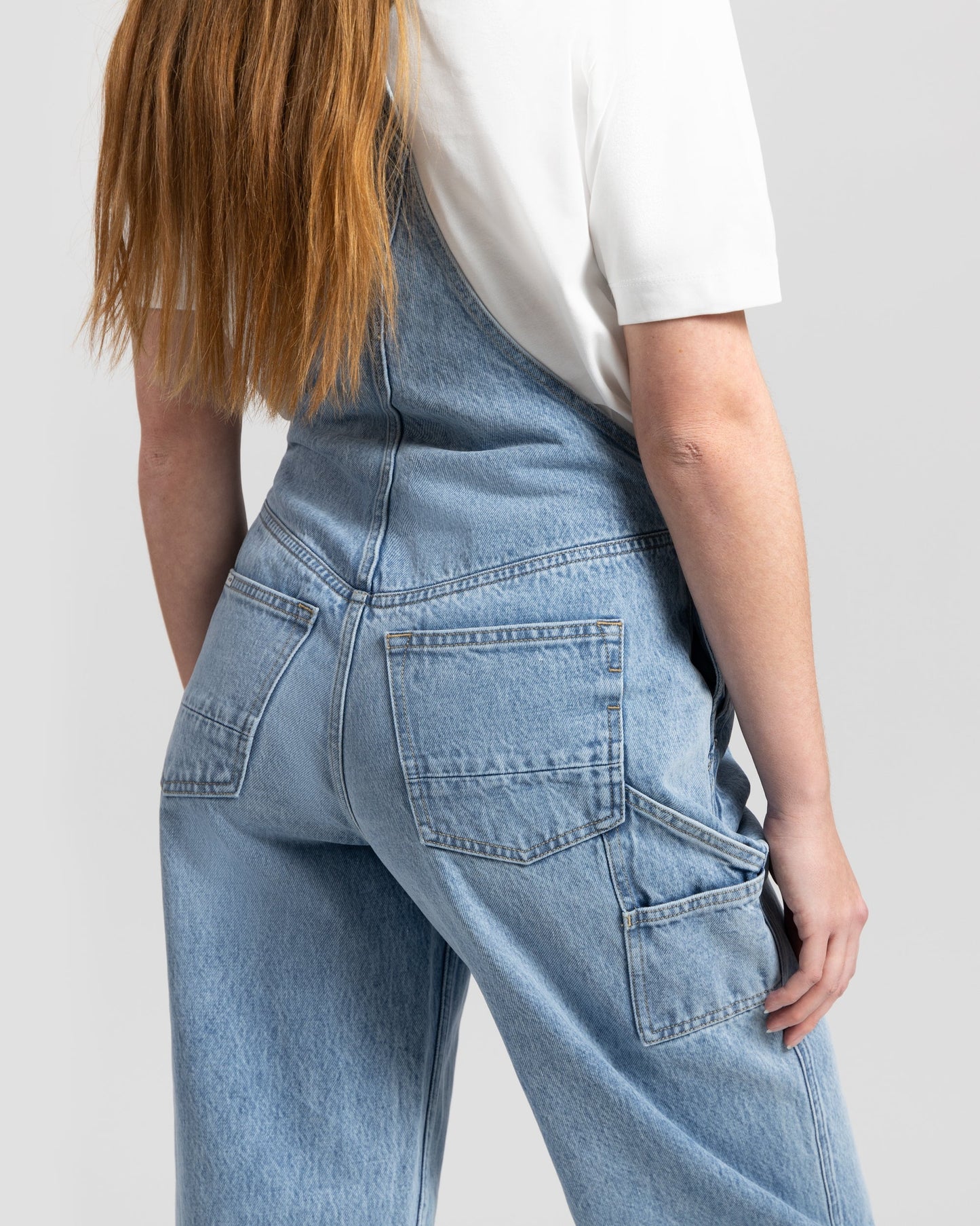 Salopette en coton bio et recyclé | Bleu délavé "jonna dungaree light denim"