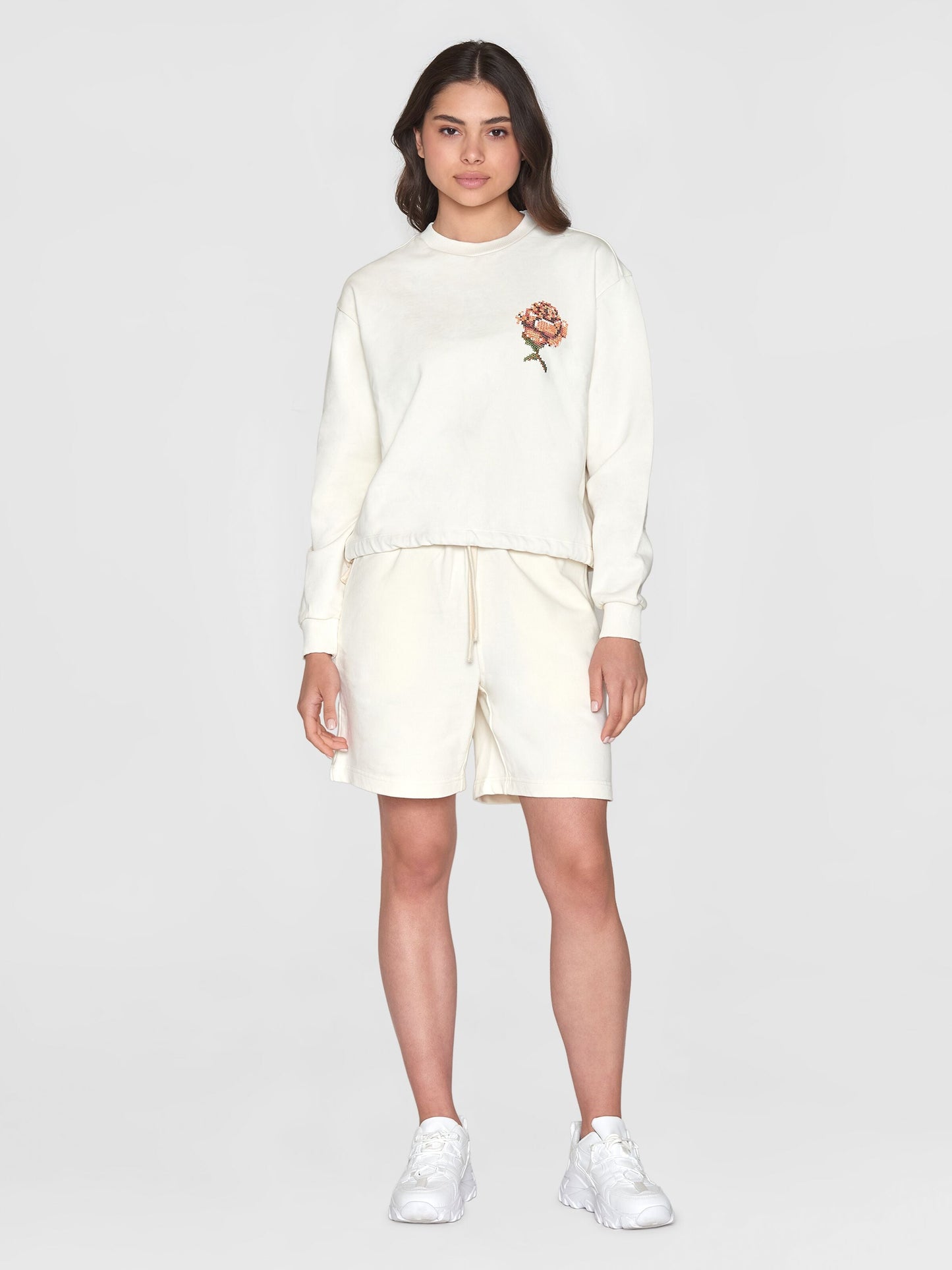 Sweat brodé en coton bio | Écru "loose fit sweat with embr. egret"
