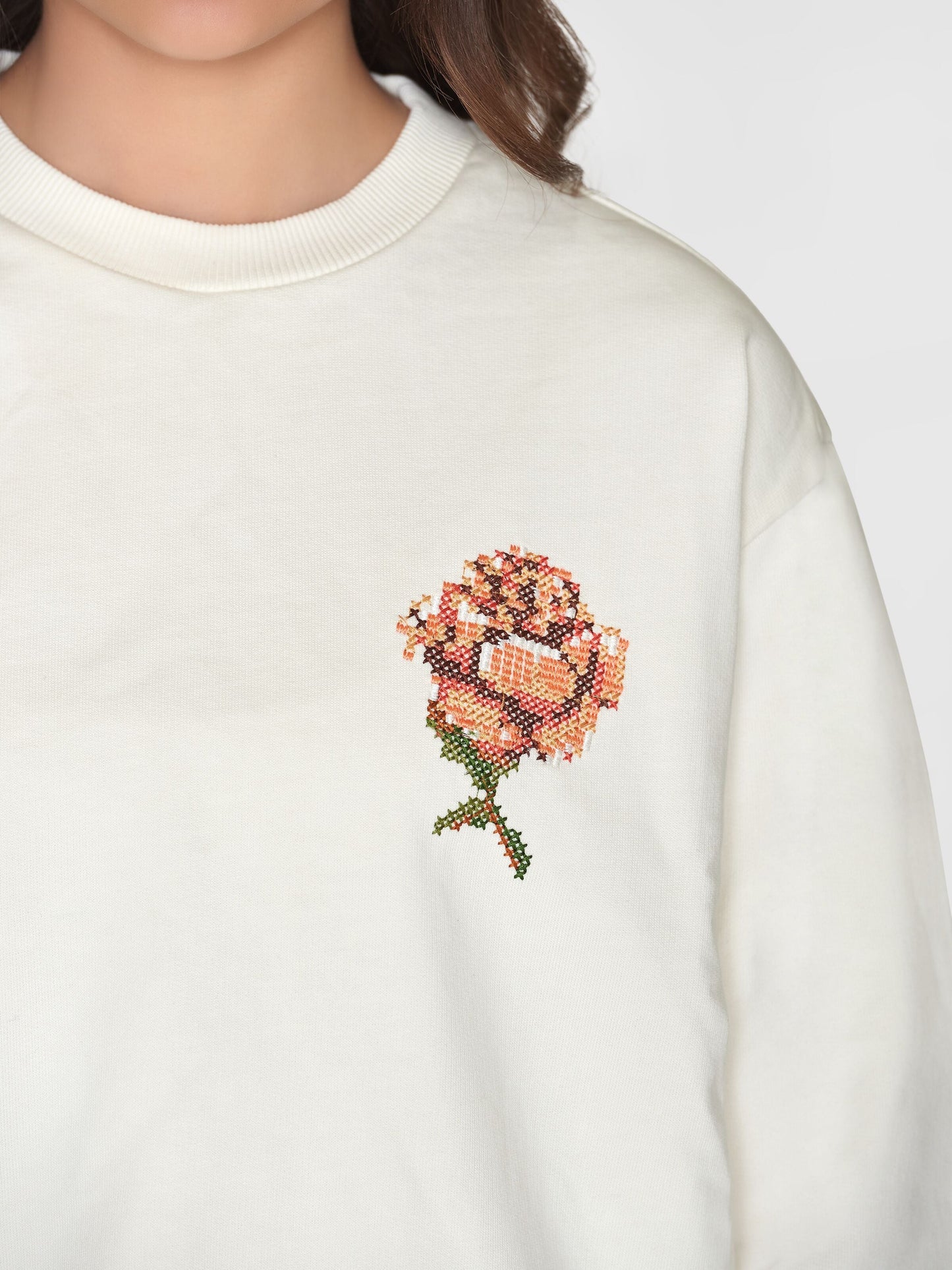 Sweat brodé en coton bio | Écru "loose fit sweat with embr. egret"