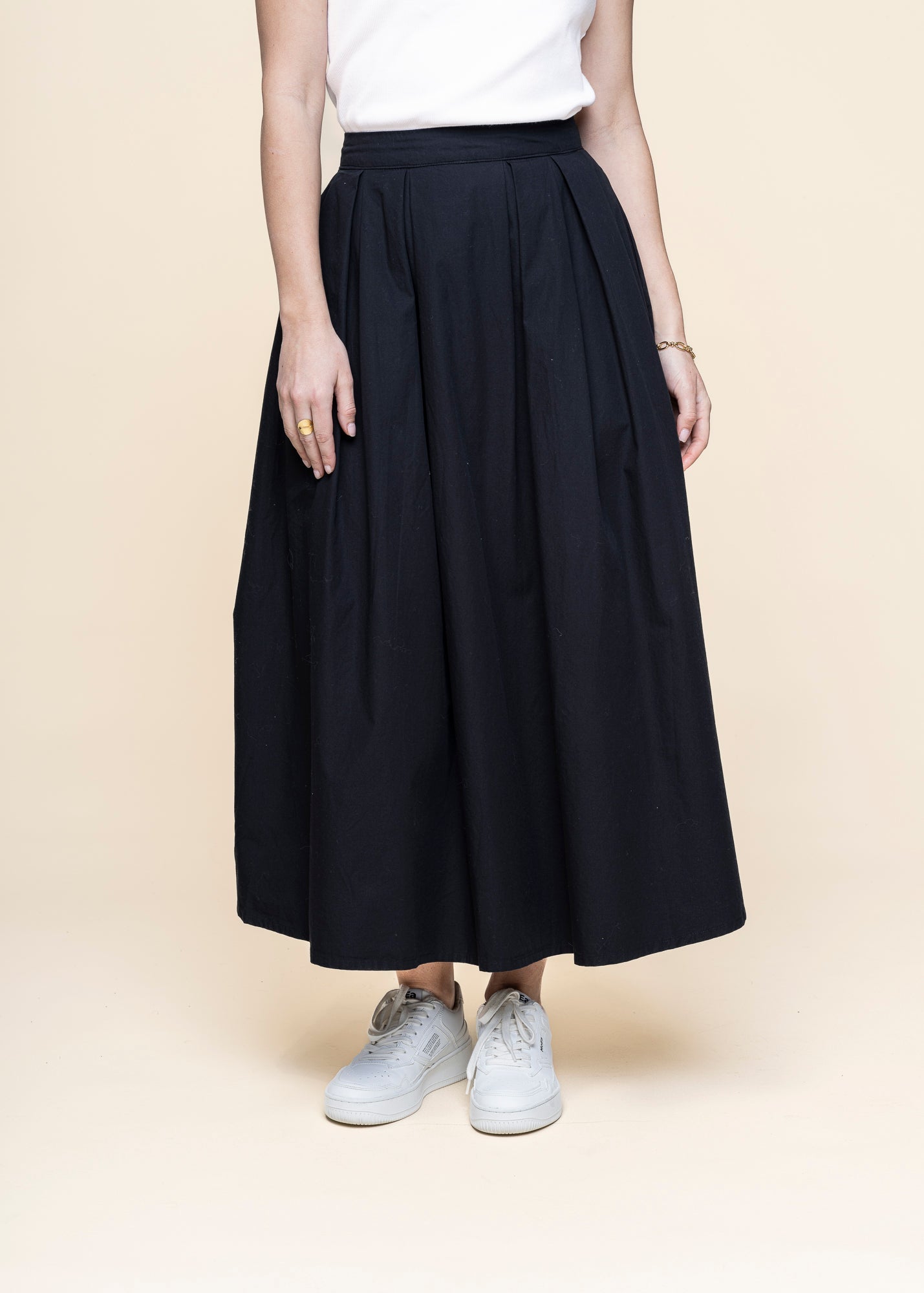 Jupe en coton biologique | noir "poplin pleated mid-length skirt - black jet"